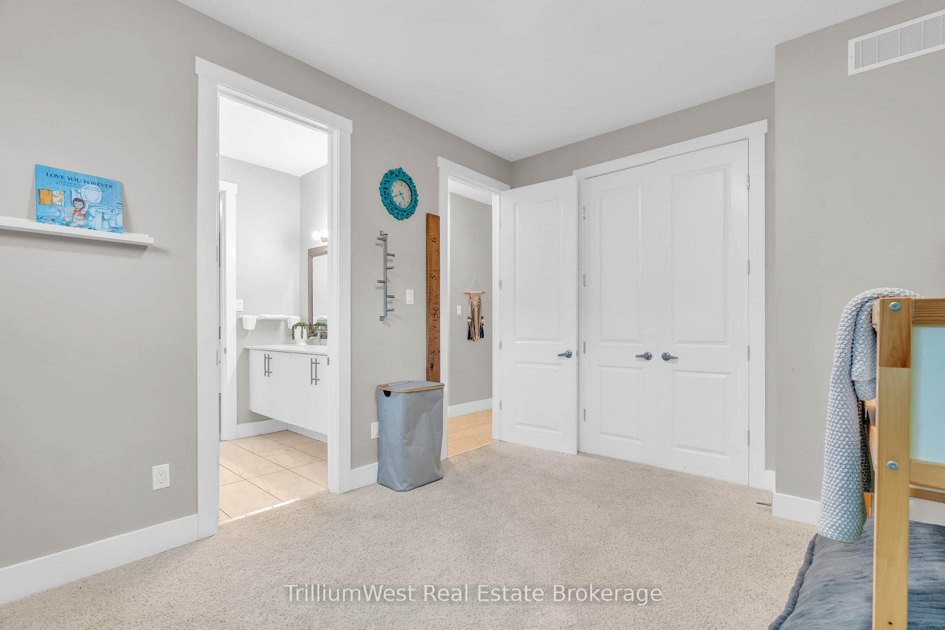 331 Northumberland Street photo 16