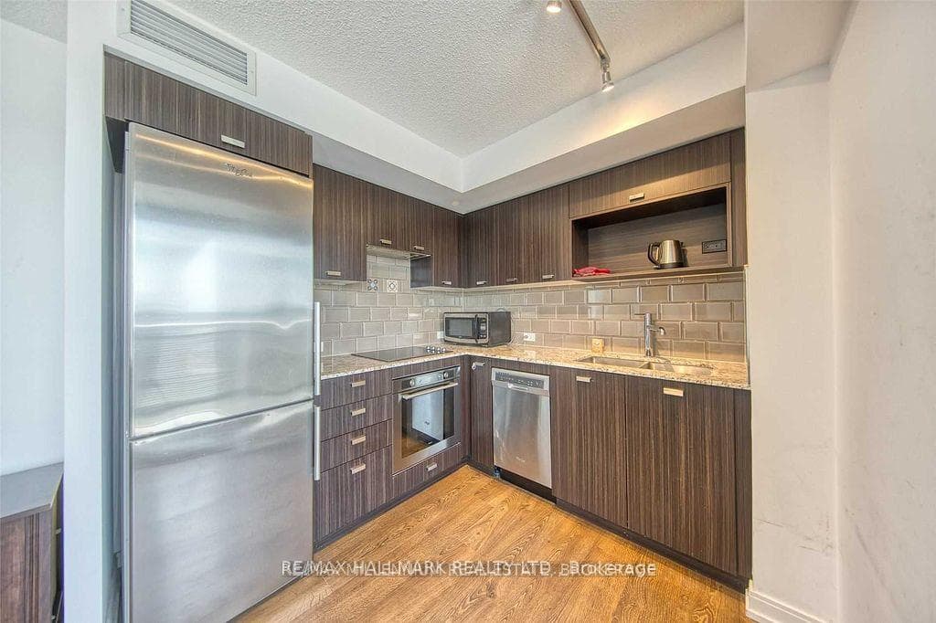 255 VILLAGE GREEN SQ Square Unit 2402 photo 8