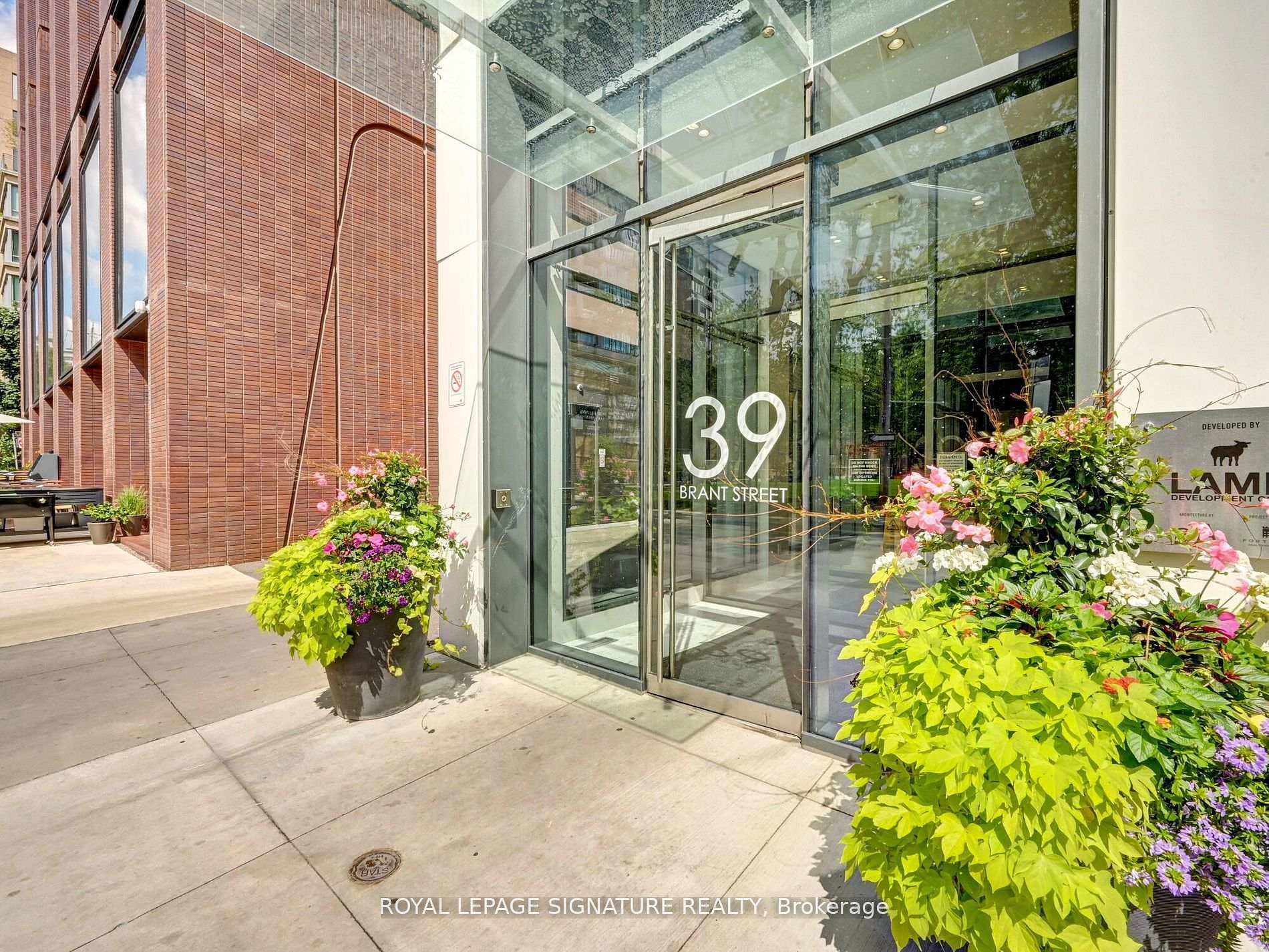 39 Brant Street Unit PH18 photo 2