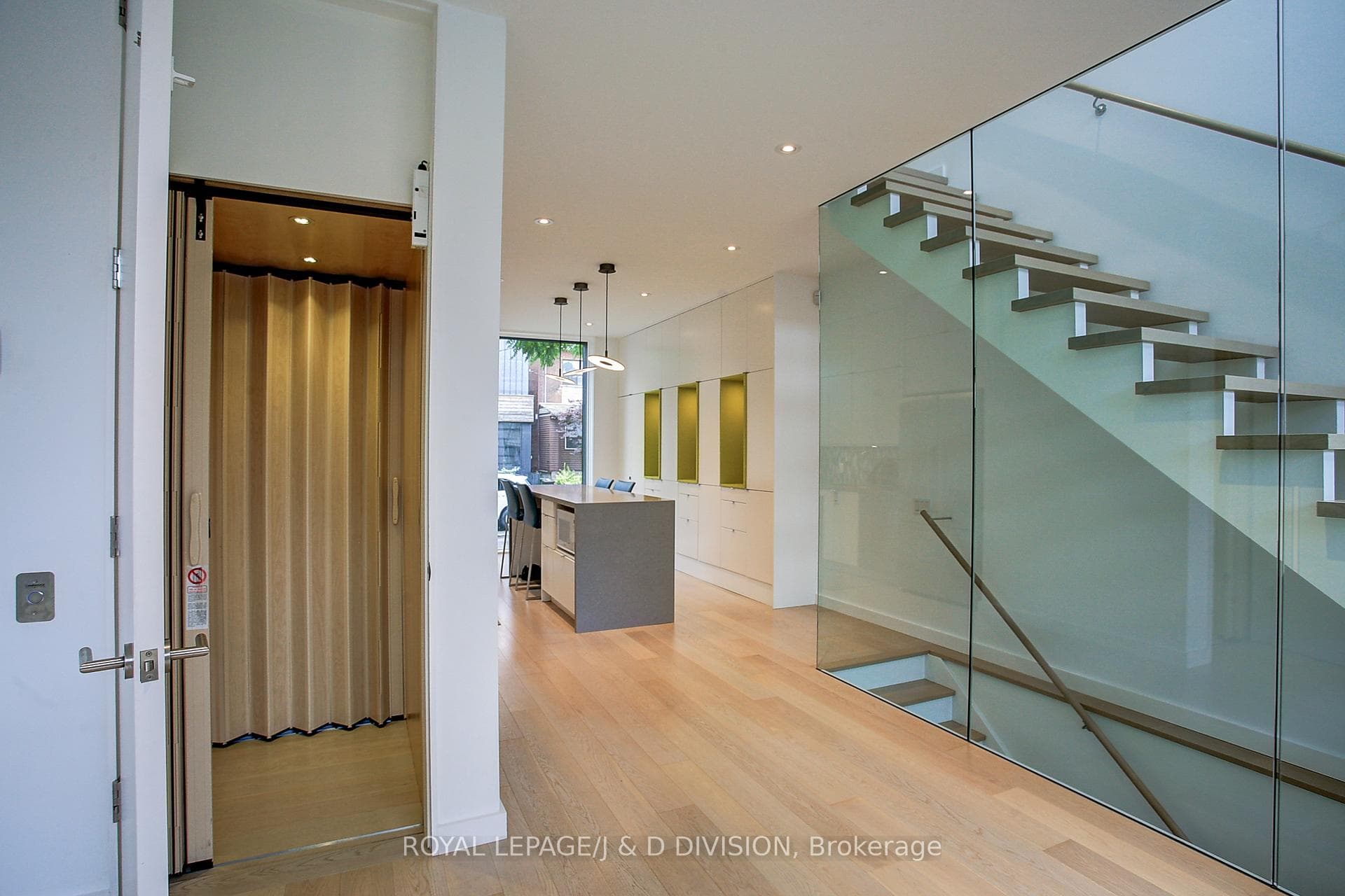 2 Crocker Avenue photo 10