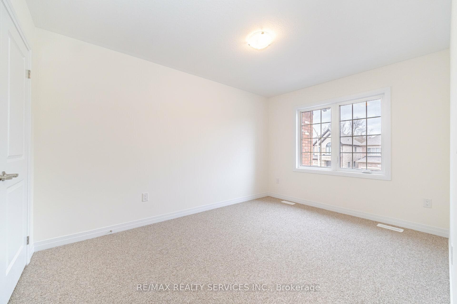 440 Adelaide Street photo 25