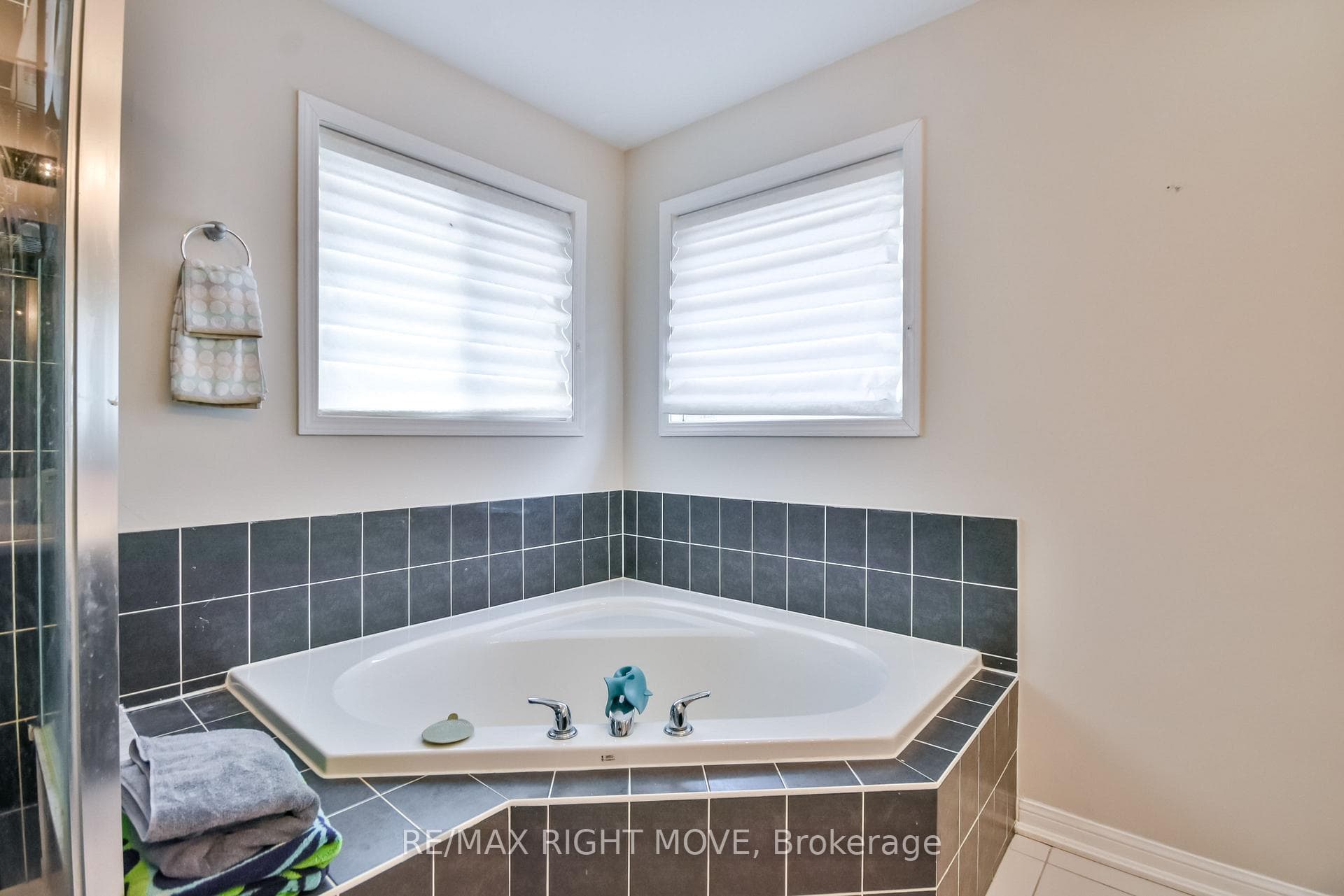 132 The Queensway N/A photo 23
