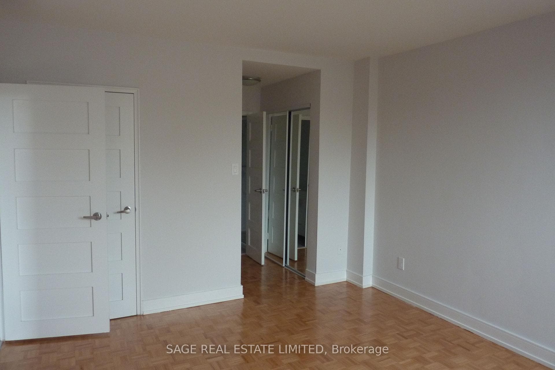 10 Shallmar Boulevard Unit 705 photo 19