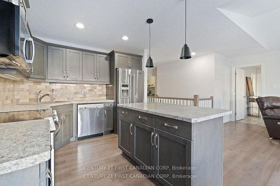 46 Westlake Drive photo 17