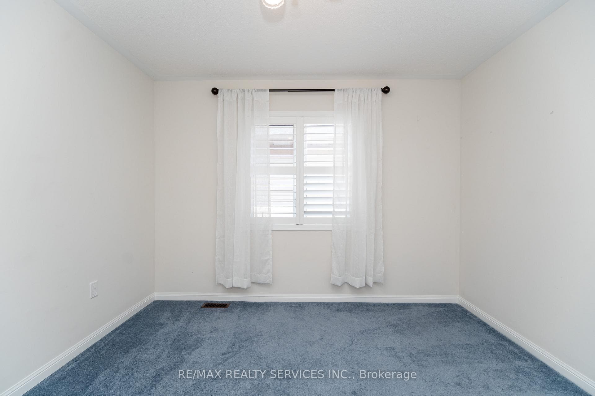 96 Bruce Cameron Drive photo 35