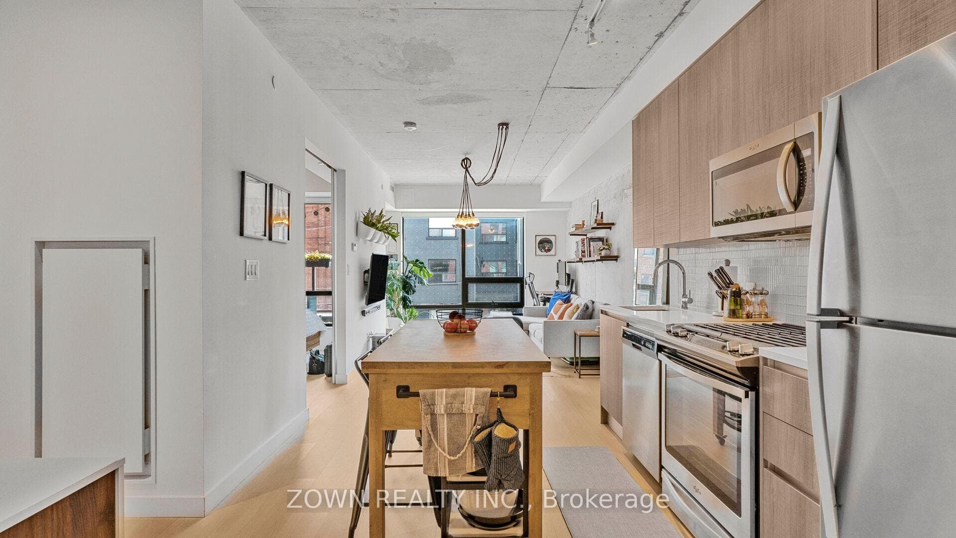 246 Logan Avenue Unit 222 photo 13