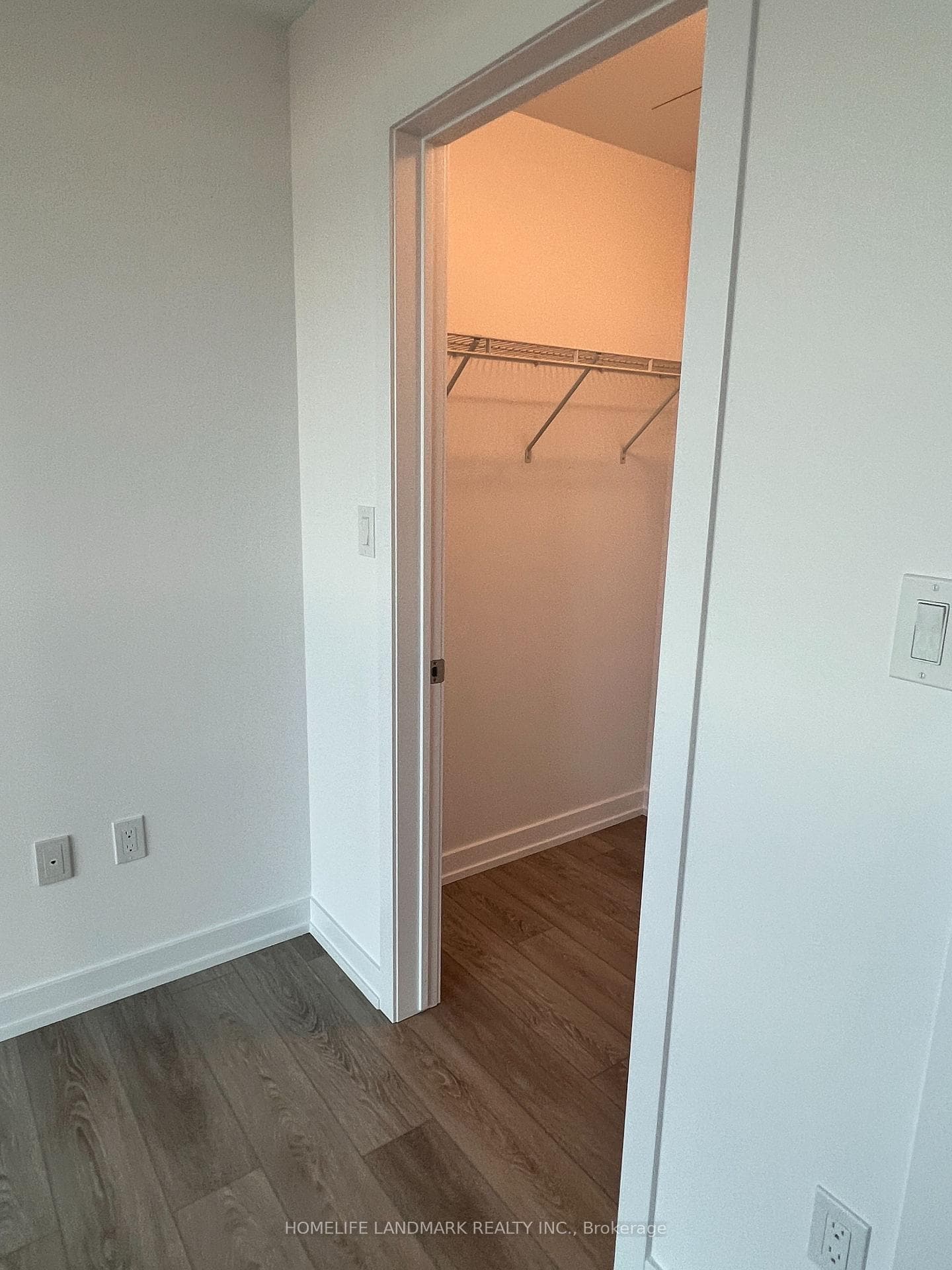 460 Dundas Street Unit 1009 photo 9