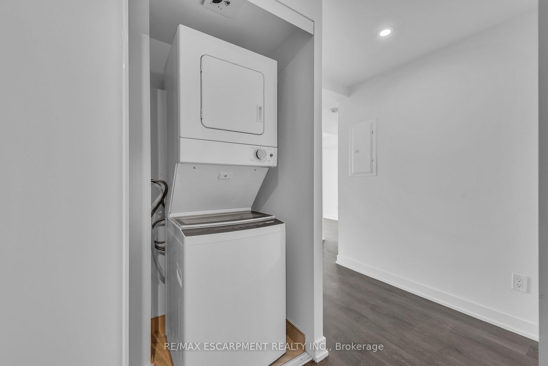 370 Martha Street Unit 507 photo 14