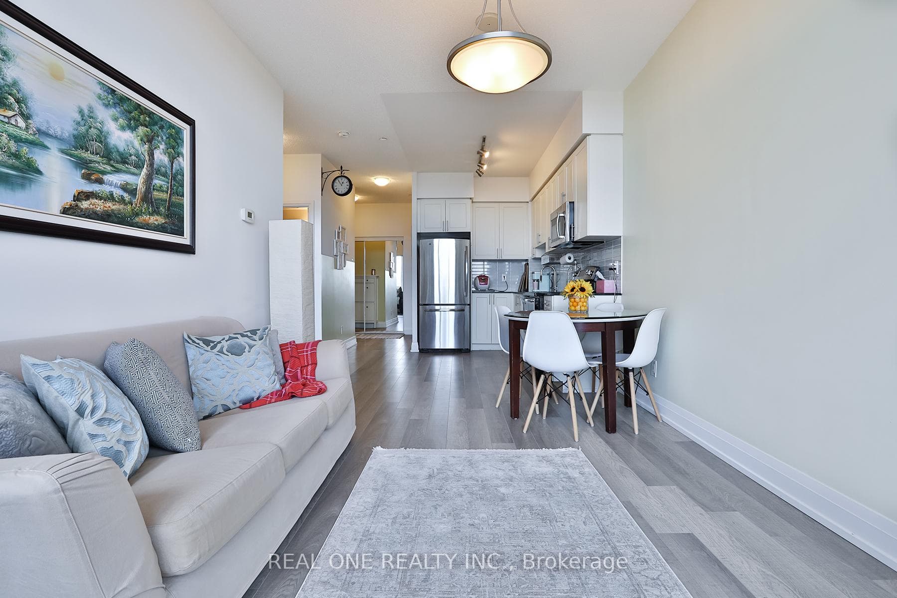 7167 Yonge Street Unit 819 photo 17