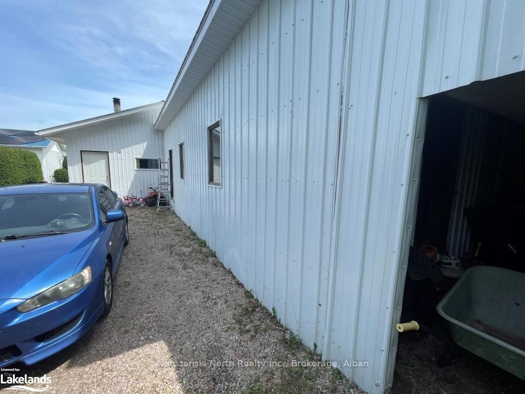 147 ST DAVID Street photo 37