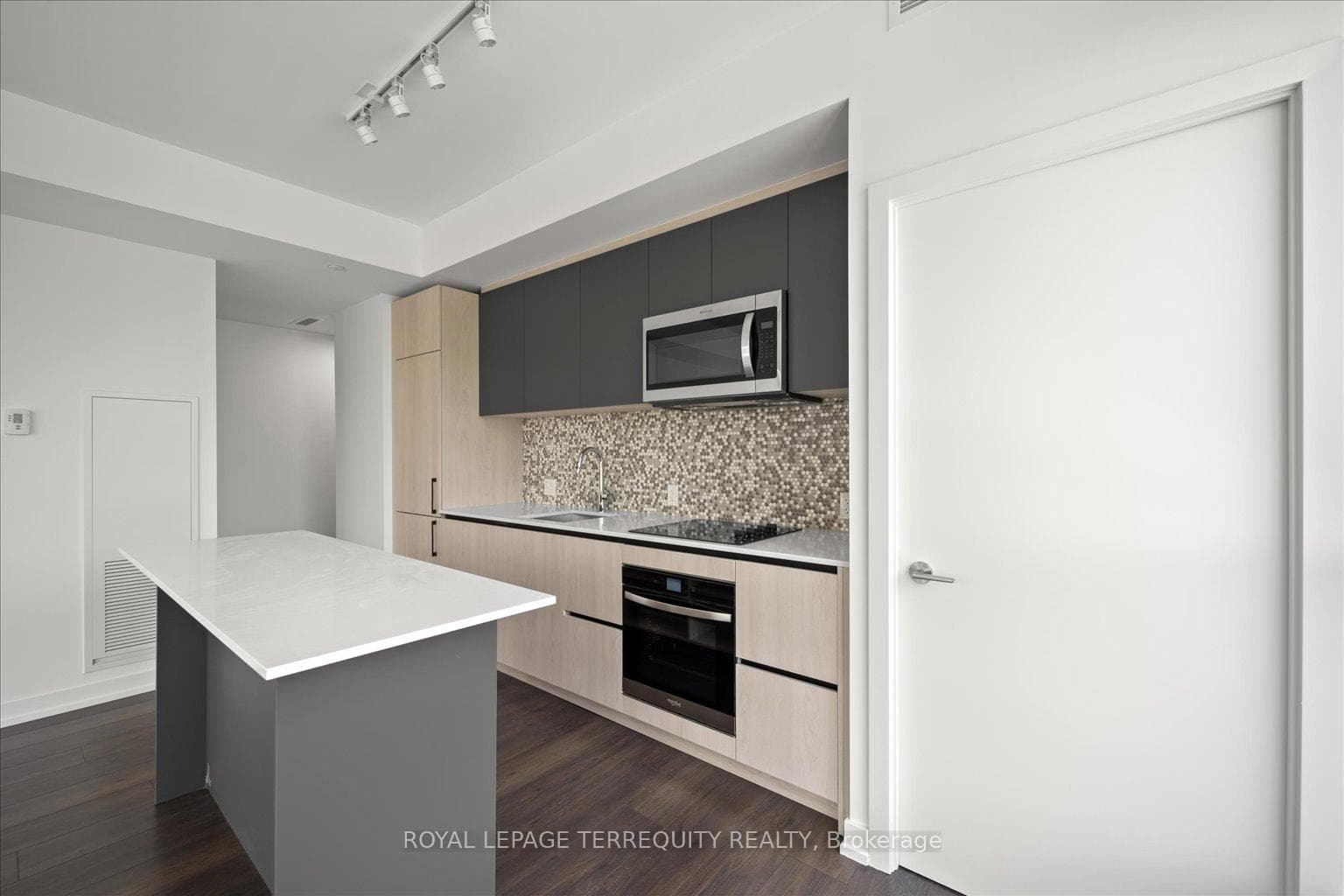 150 Logan Avenue Unit 531 photo 9