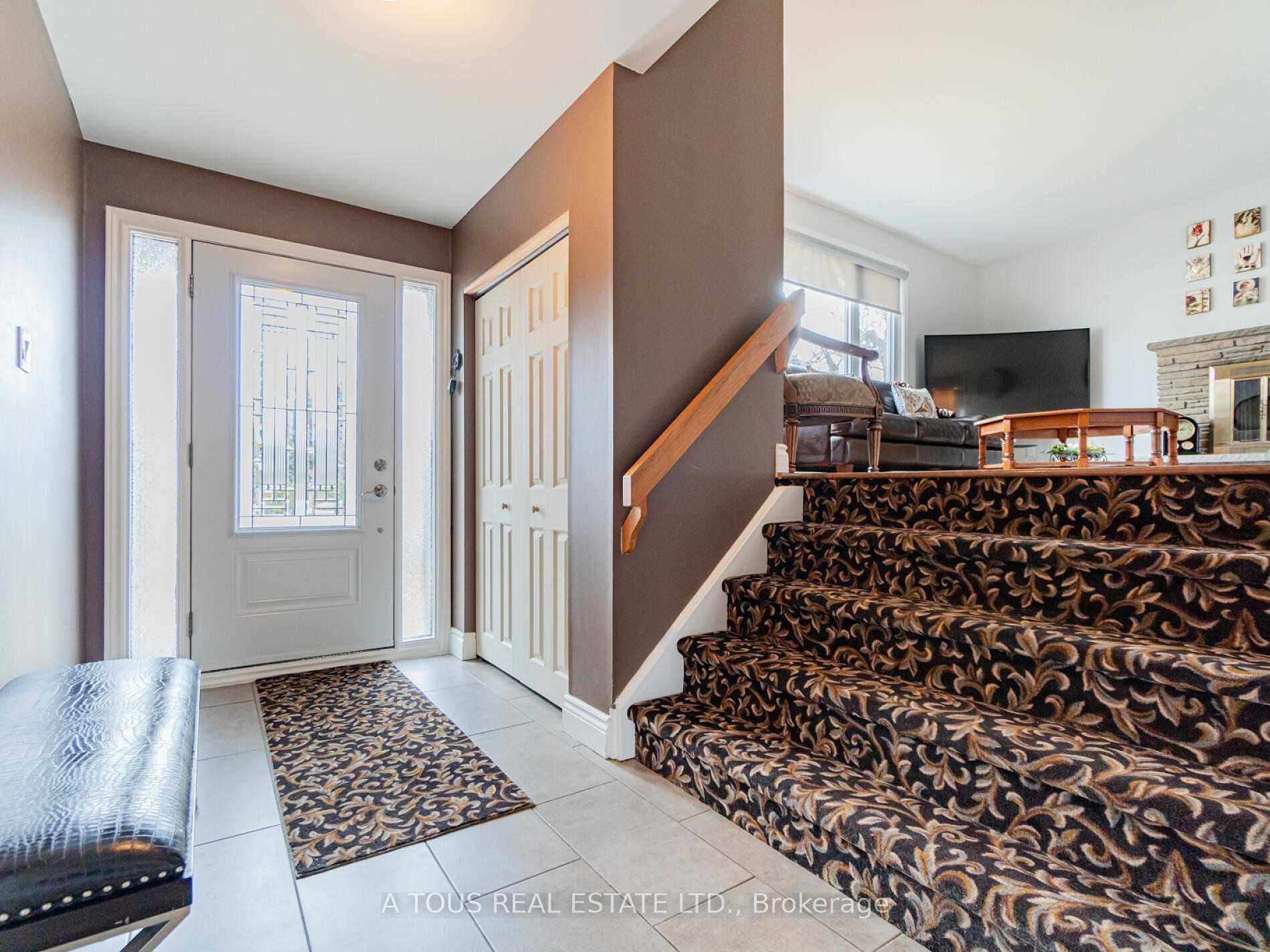 11 Edwin Drive photo 3