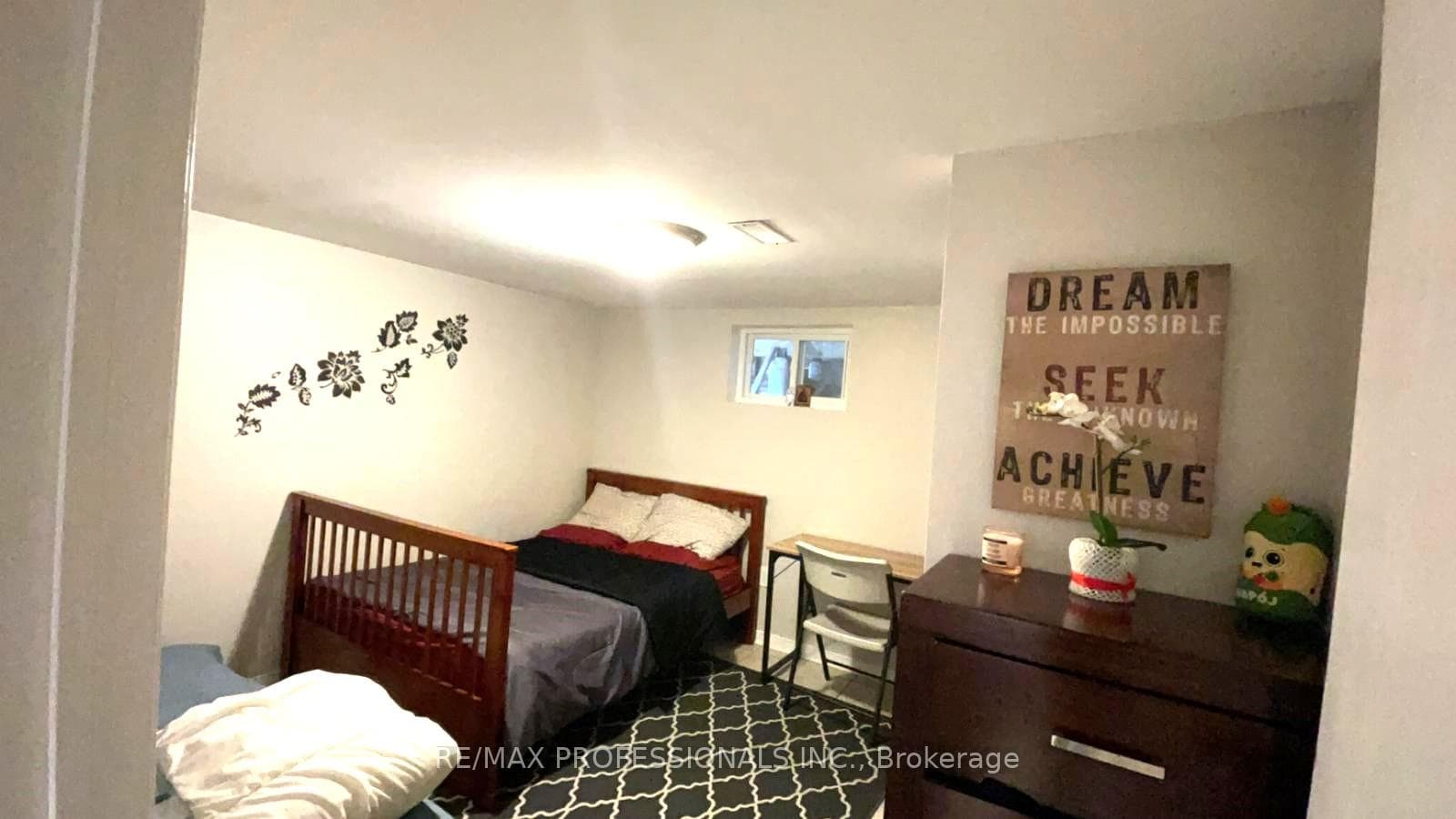 164 Wellesworth Drive photo 24