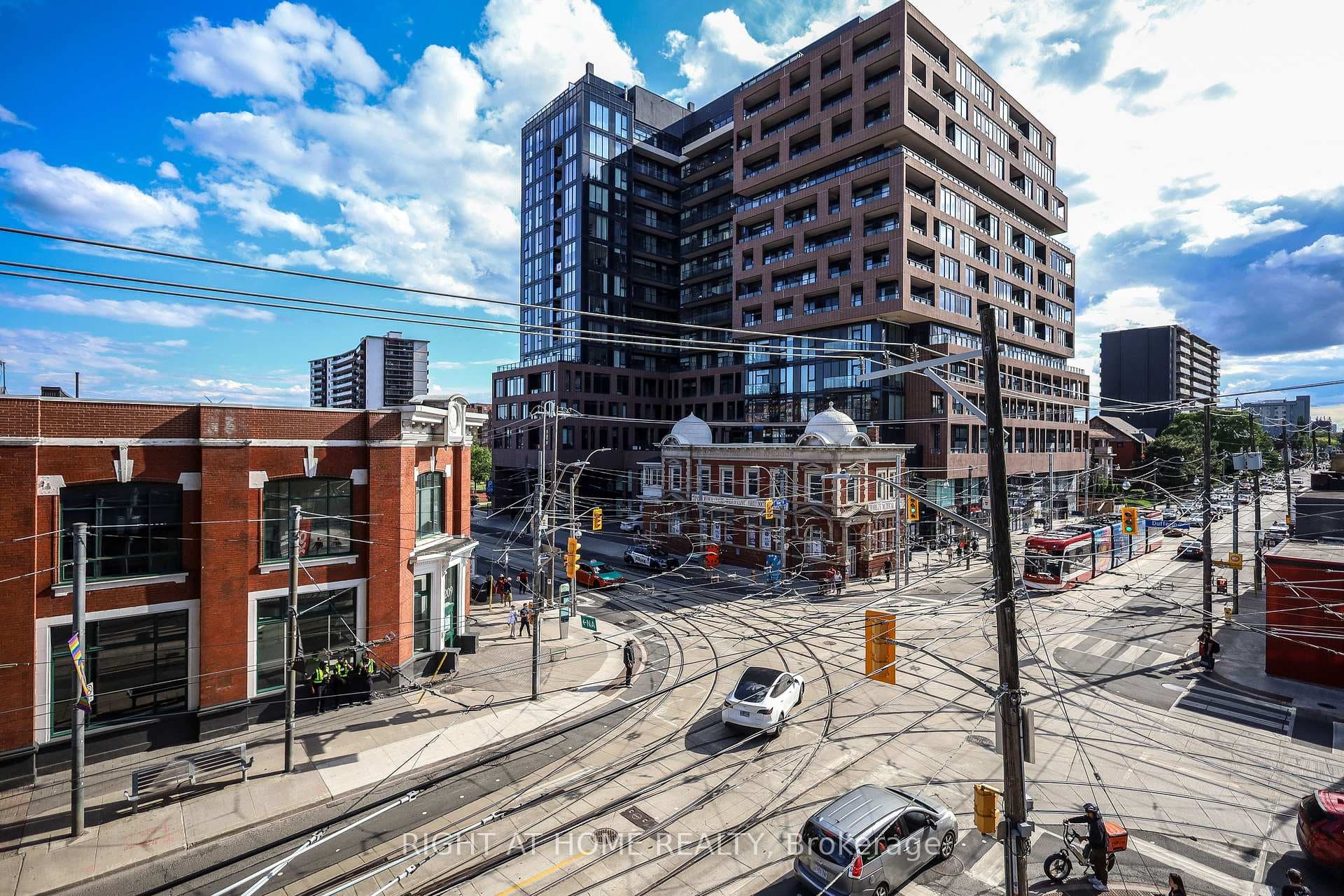 285 Dufferin Street Unit 220 photo 34