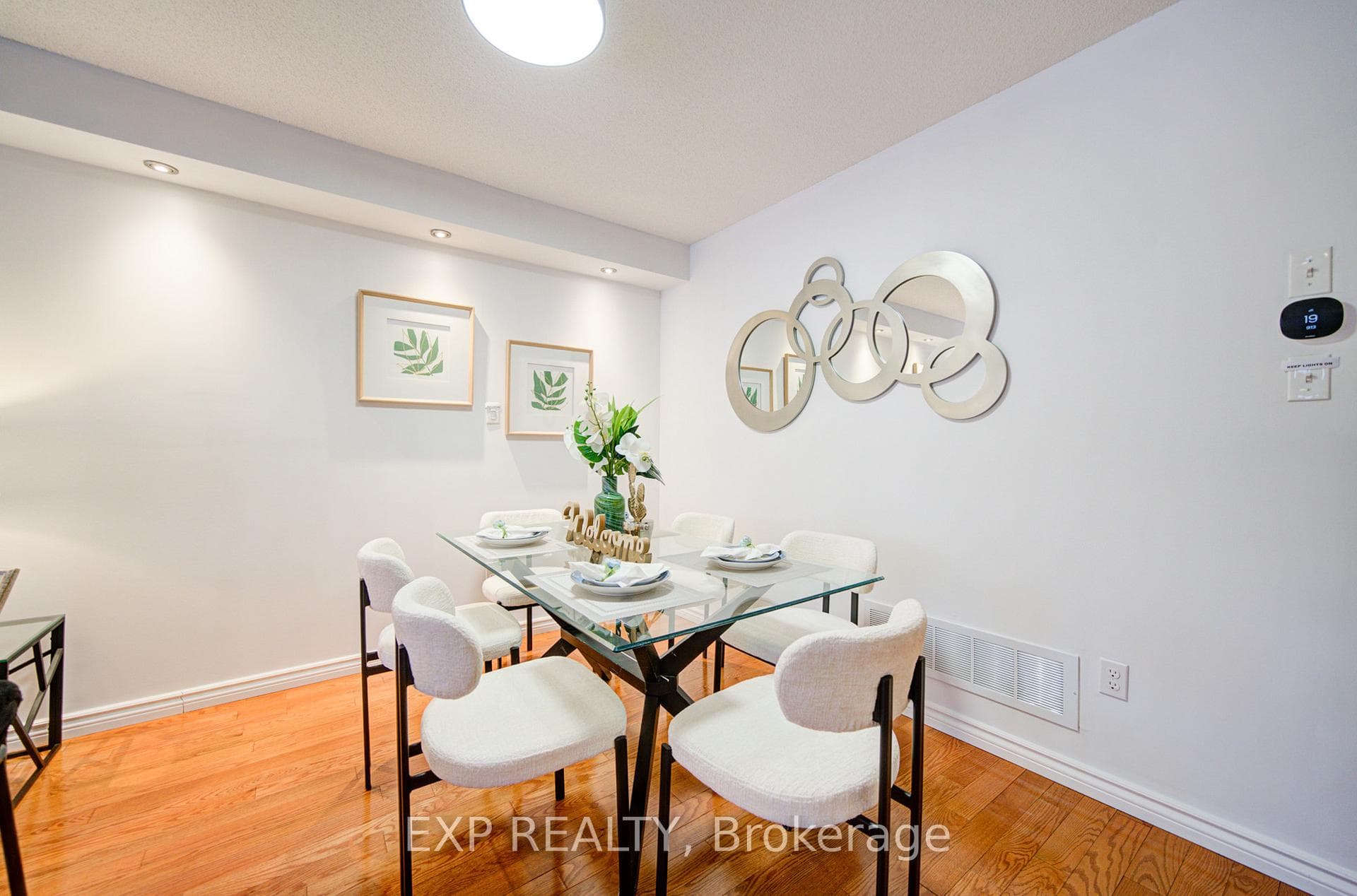 21 Westcliffe Crescent photo 8