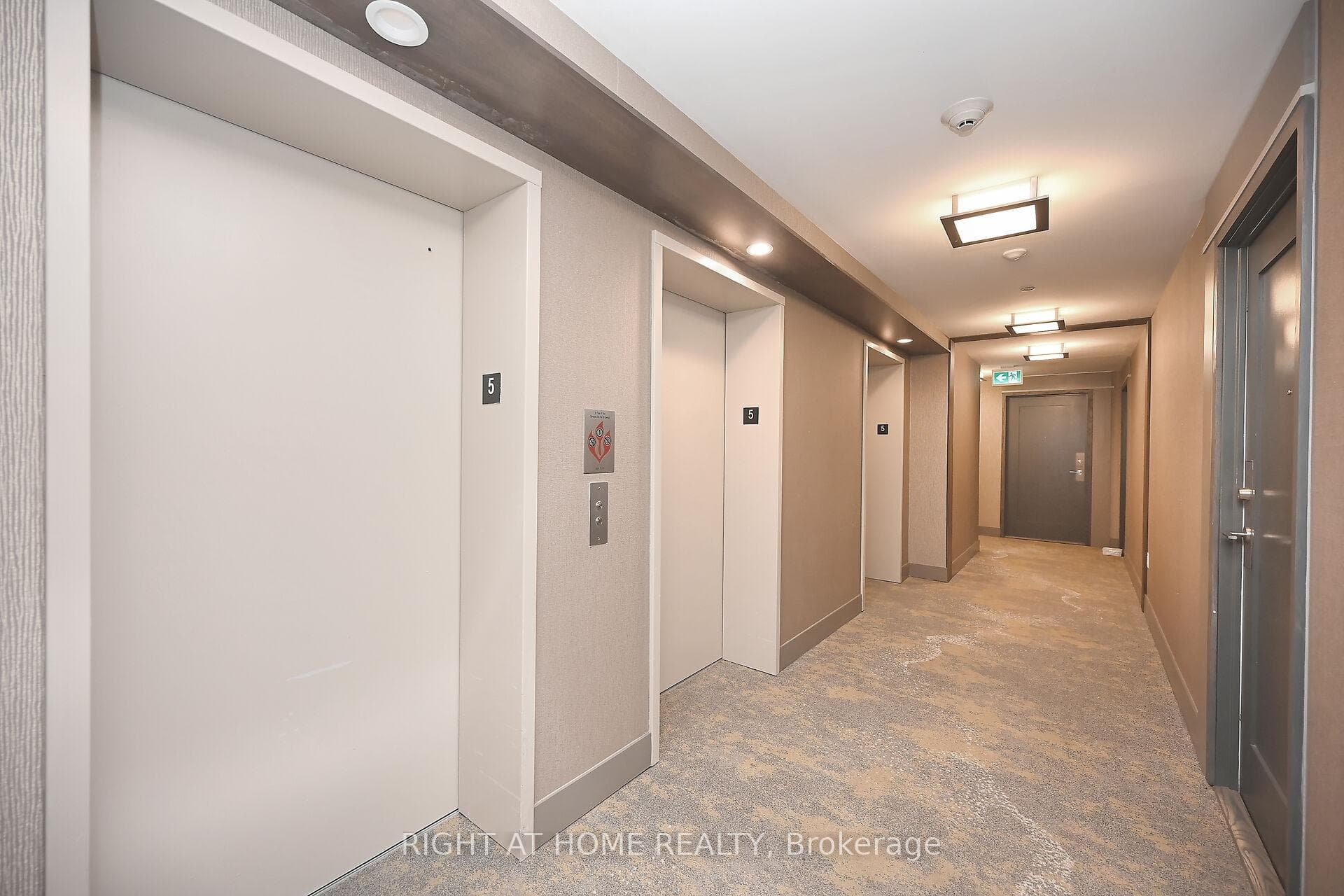 35 WATERGARDEN Drive Unit 516 photo 6