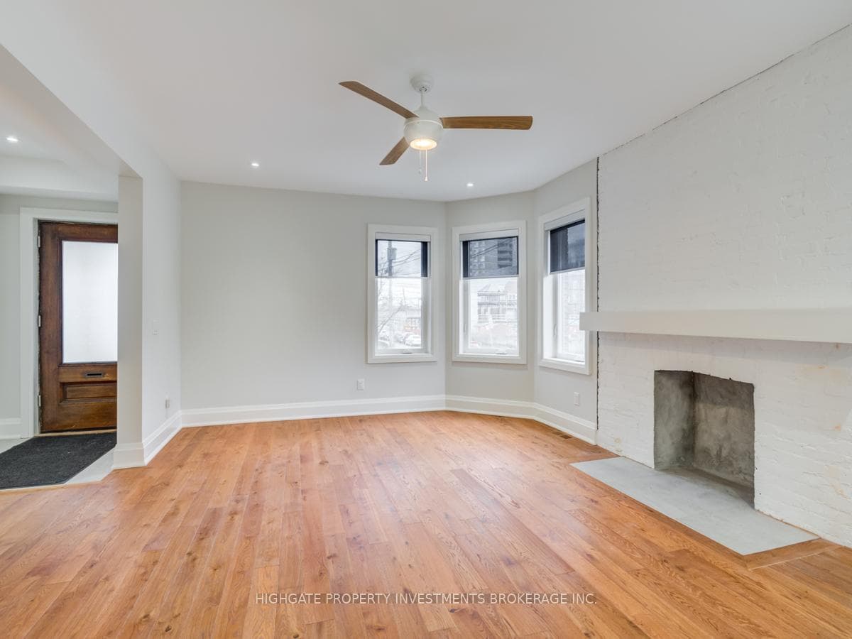 129 Hilton Avenue Unit Main photo 3