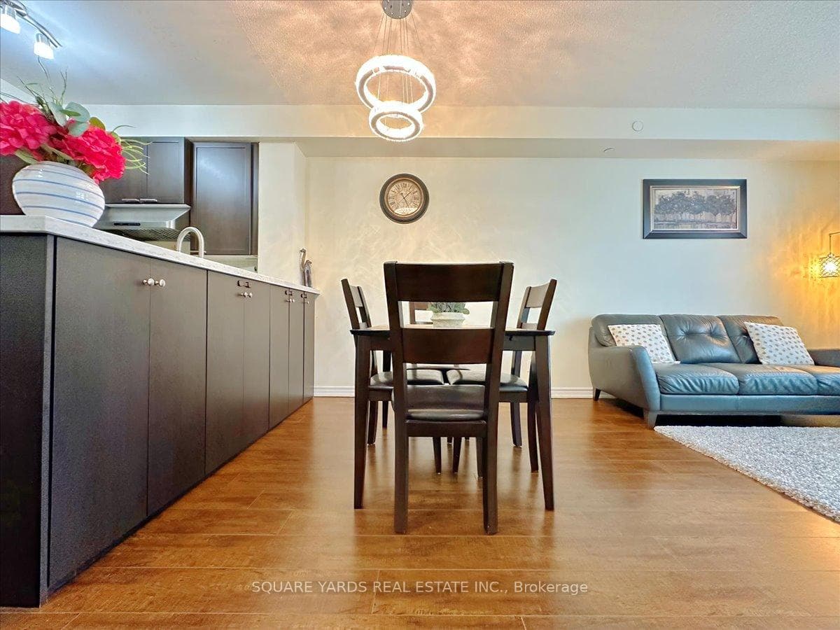 1328 Birchmount Road Unit 1810 photo 12