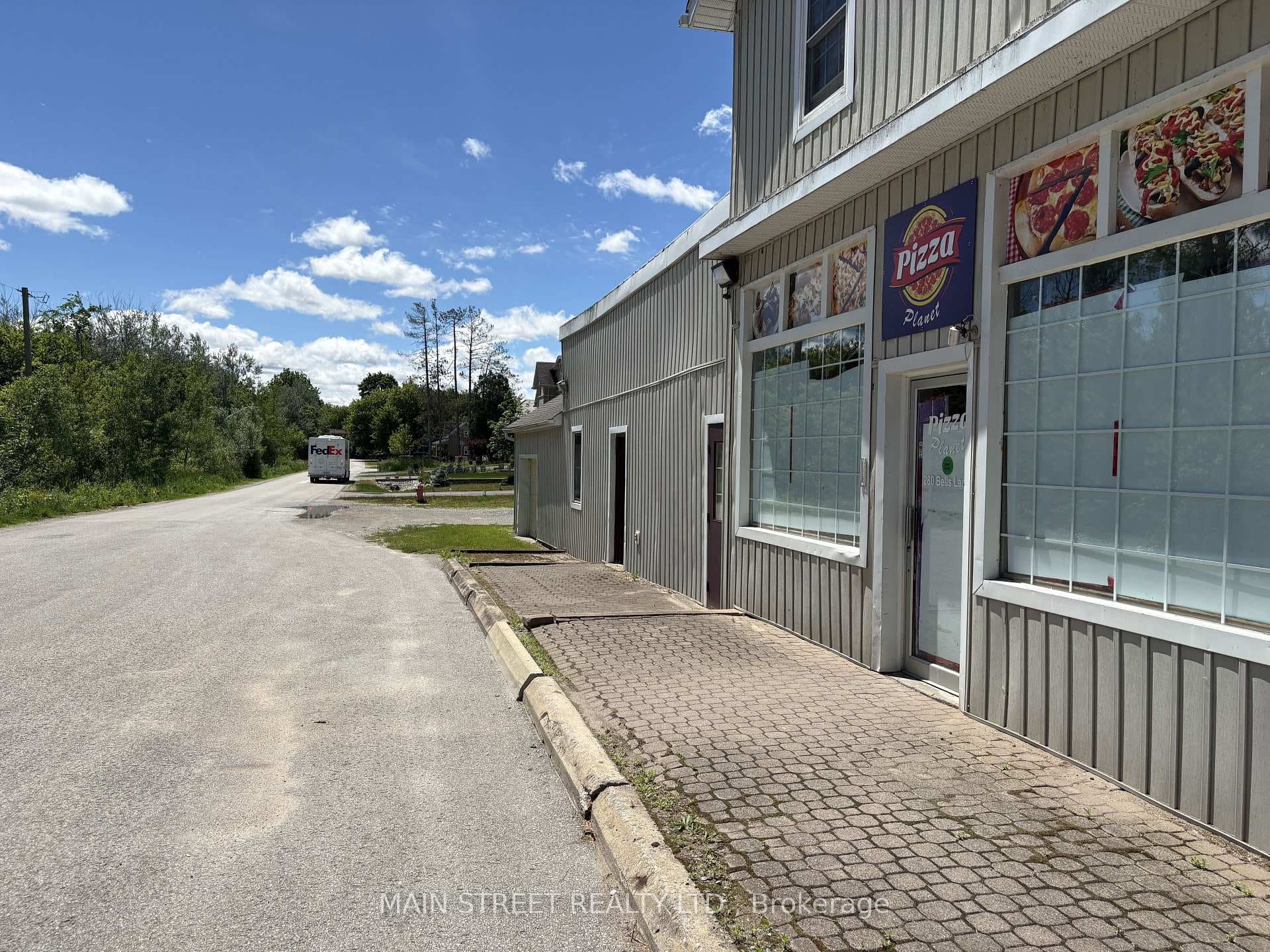 280 Bells Lane photo 3