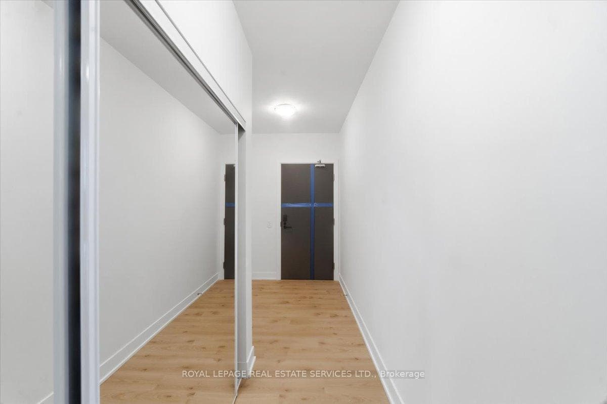 2088 James Street Unit 403 photo 4