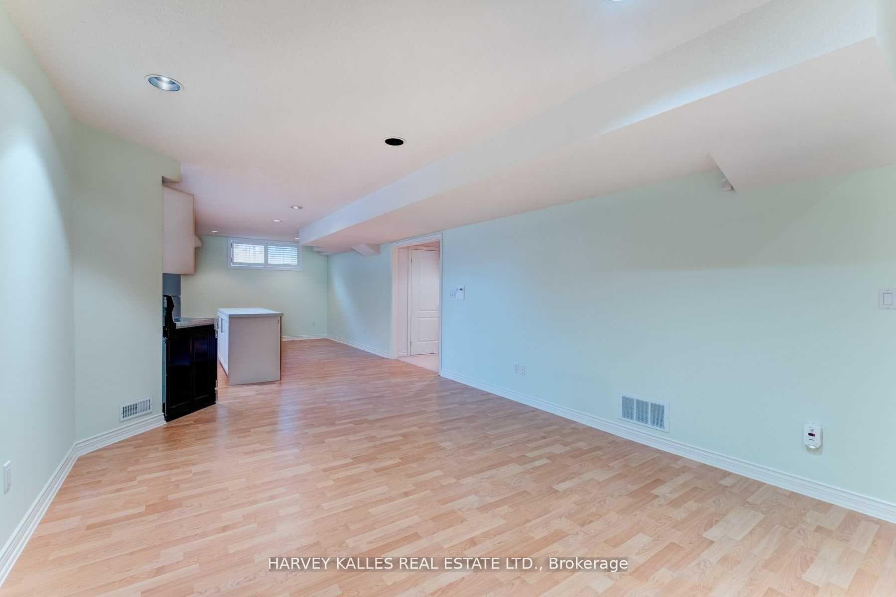198 Homewood Avenue Unit Lower photo 9