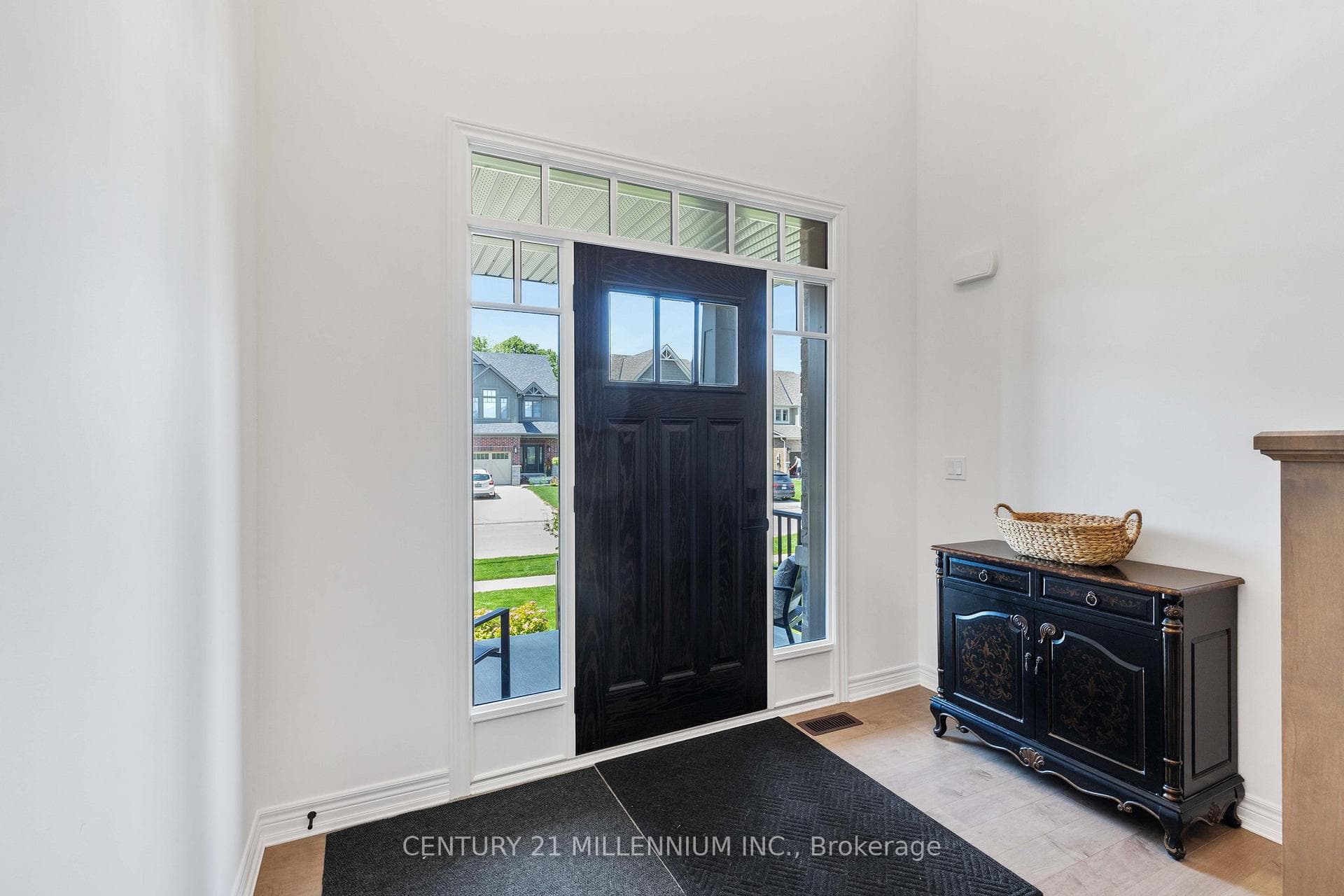 135 Plewes Drive photo 5