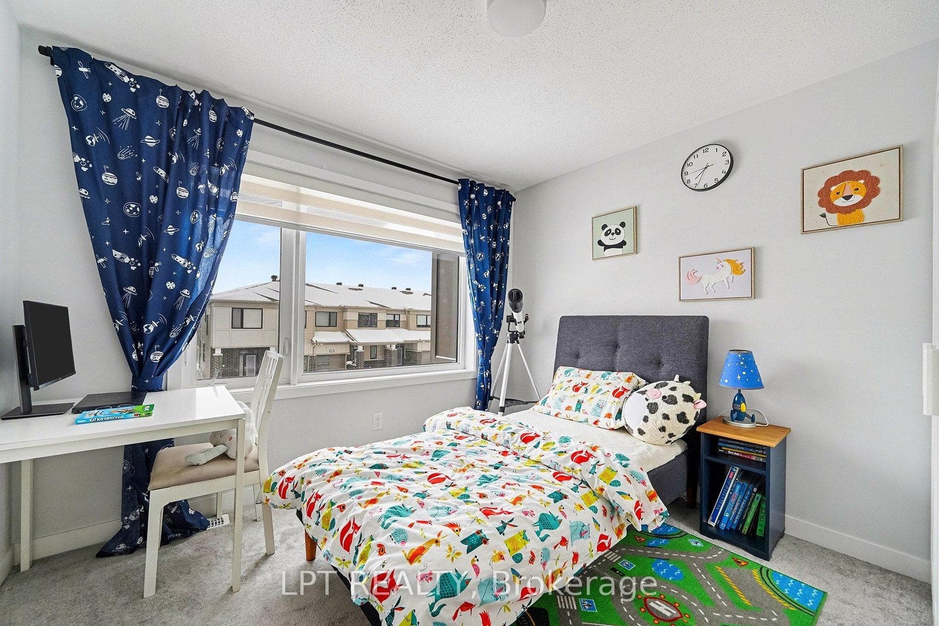 2485 Watercolours Way photo 24