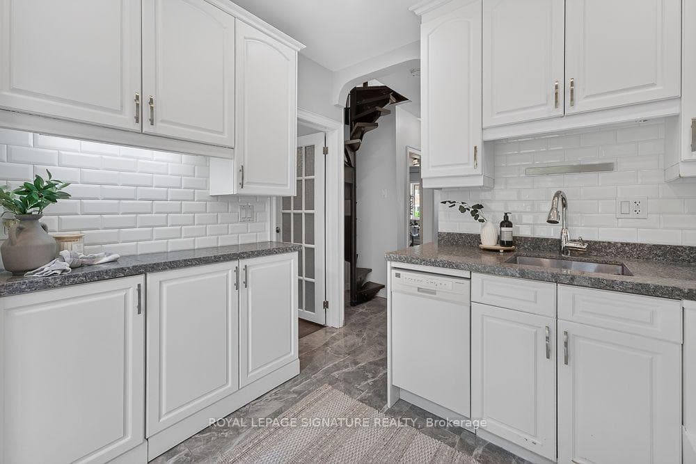 124 Eileen Avenue photo 8