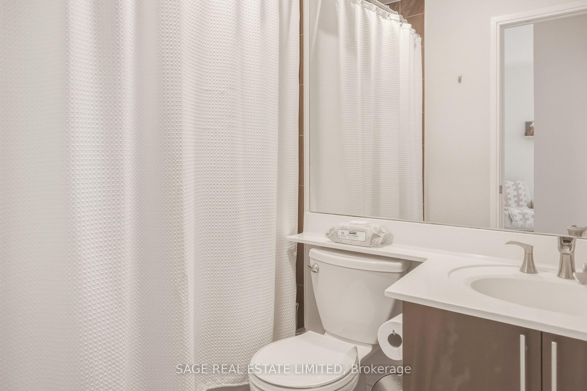 88 Broadway Avenue Unit 207 photo 15