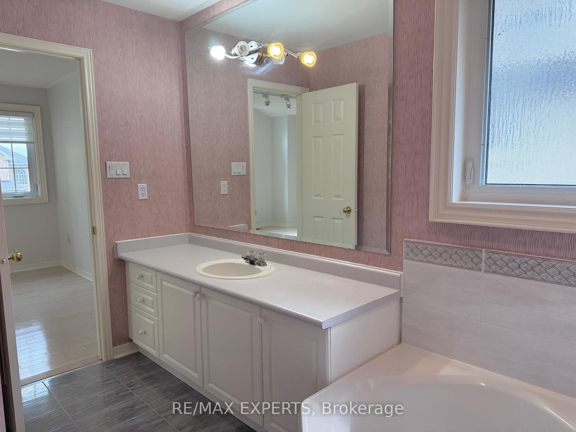 232 Barondale Drive photo 31