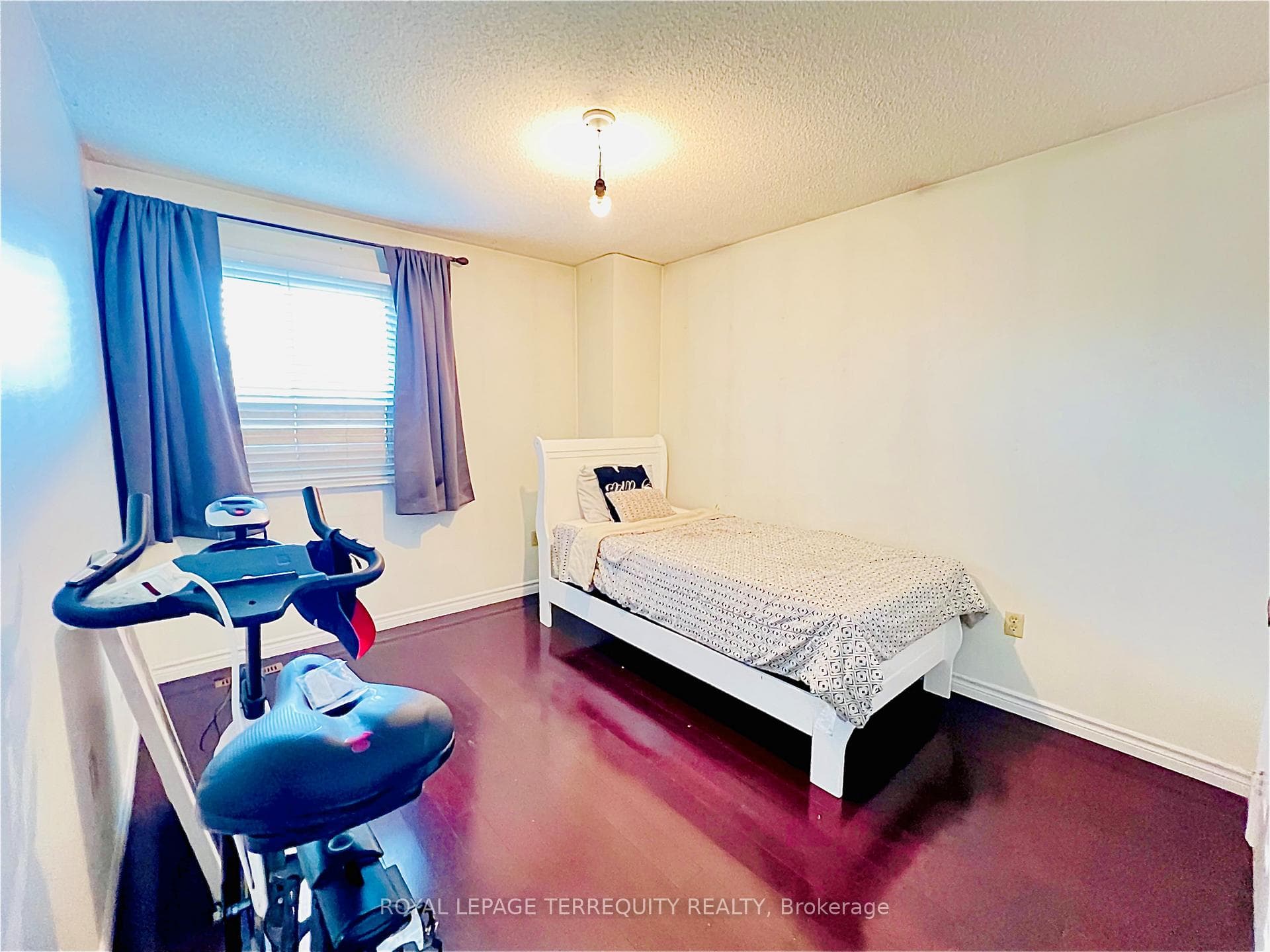 531 Loretta Court photo 17