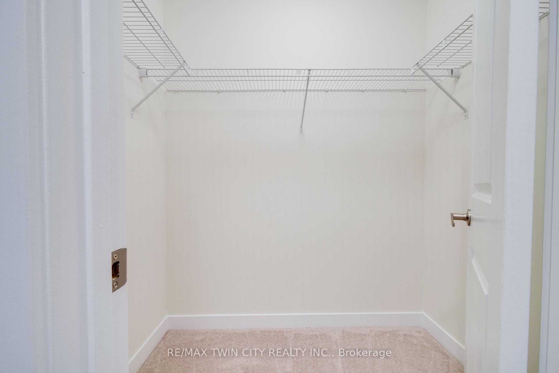 129 Lumb Drive photo 19