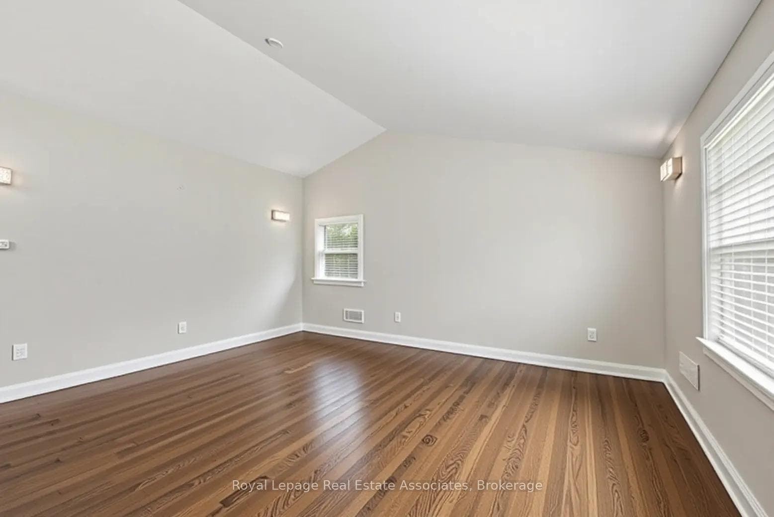 54 Frederick Street photo 8