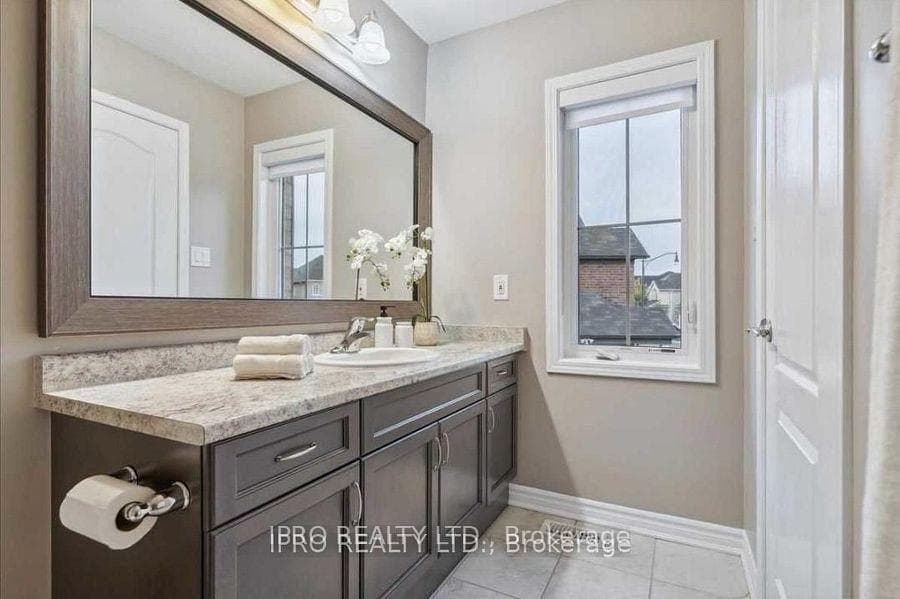 2 Stedford Crescent photo 12