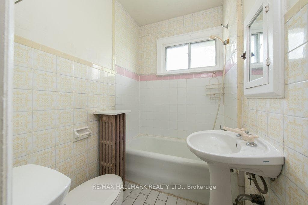 42 Wineva Avenue photo 7