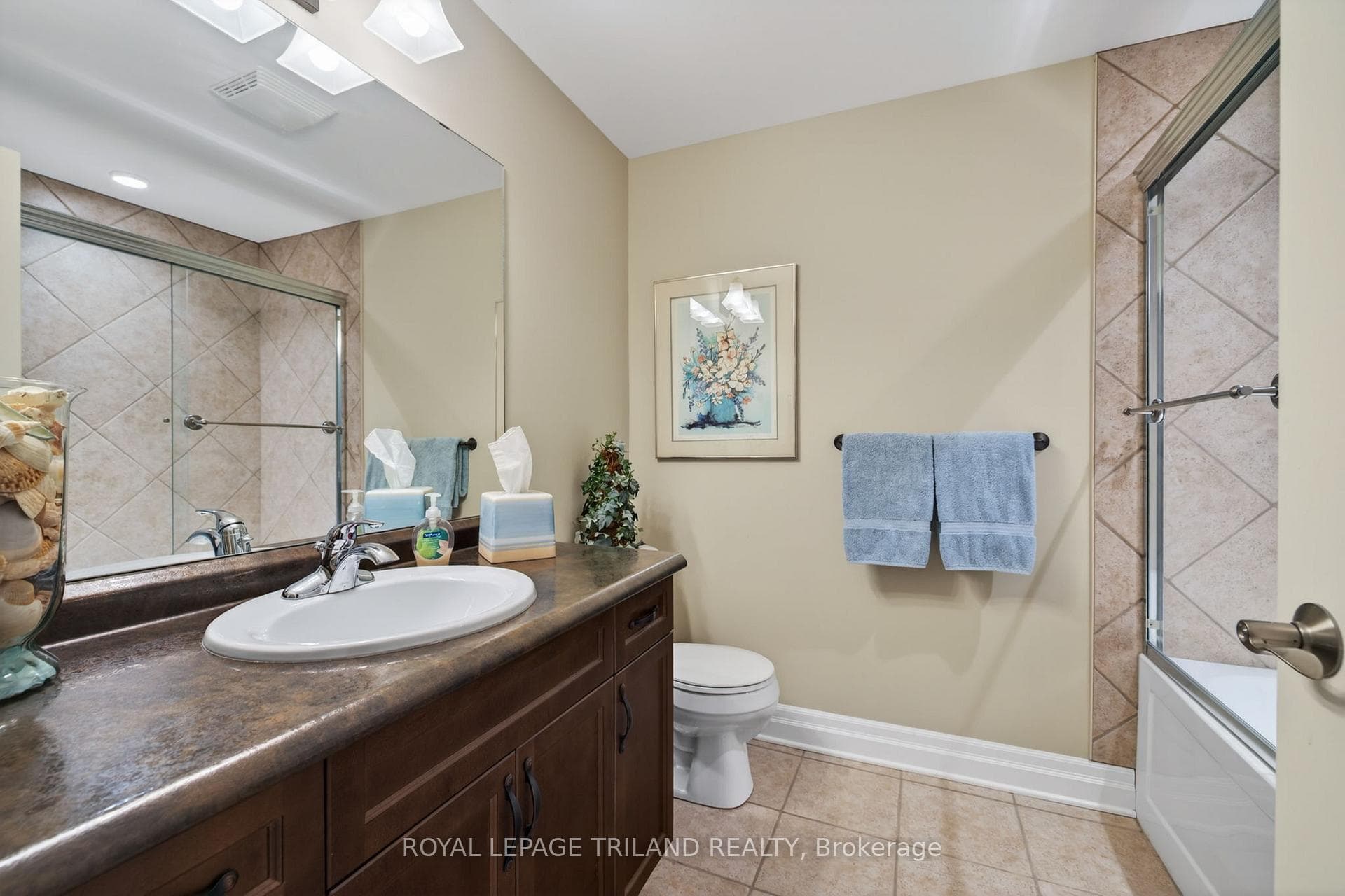3278 Colonel Talbot Road Unit 202 photo 35