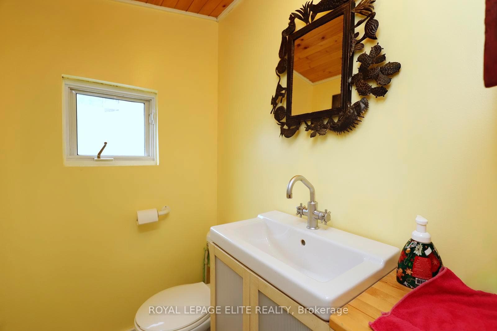 174 Owen Street photo 27