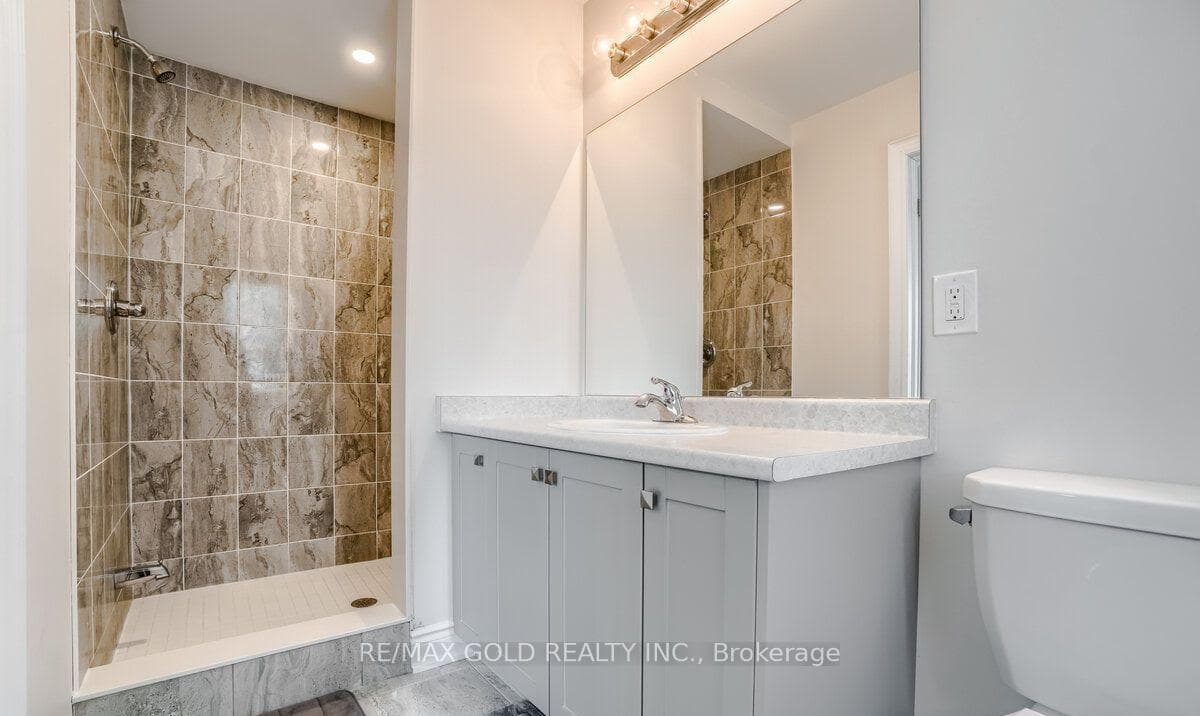 174 Sutherland Avenue photo 22