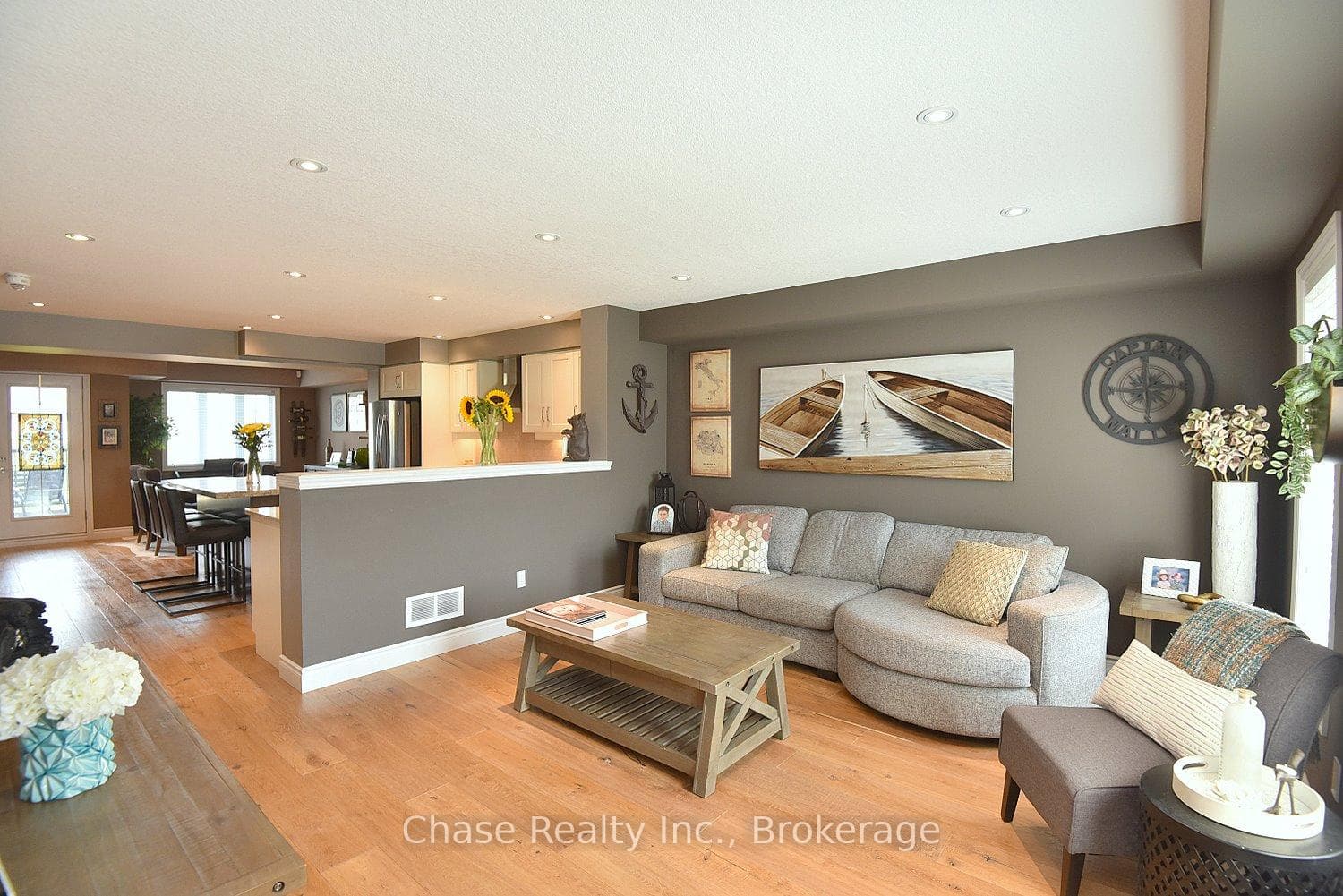 55 Jeffrey Drive photo 9