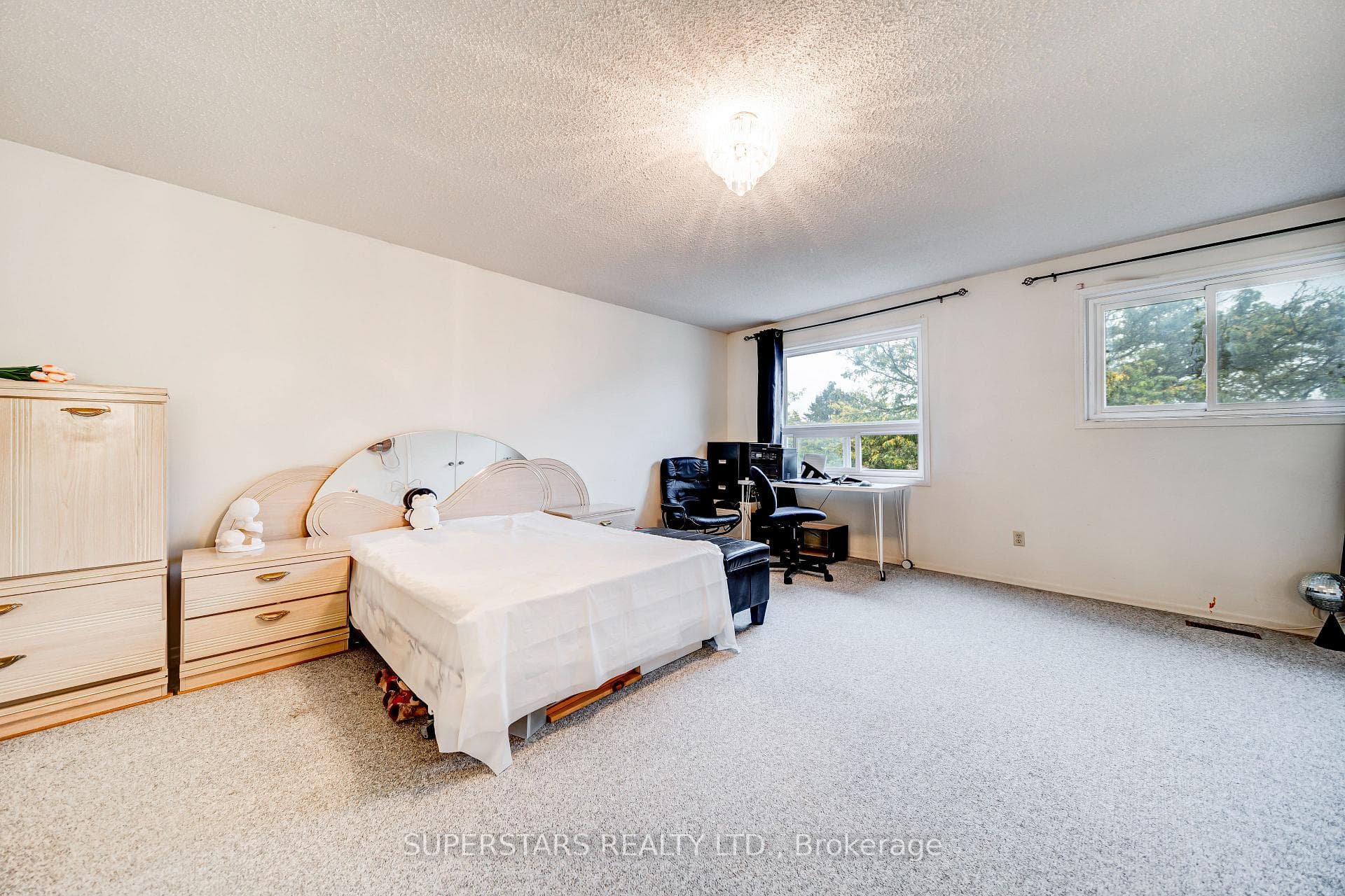 129 Stirling Crescent photo 18