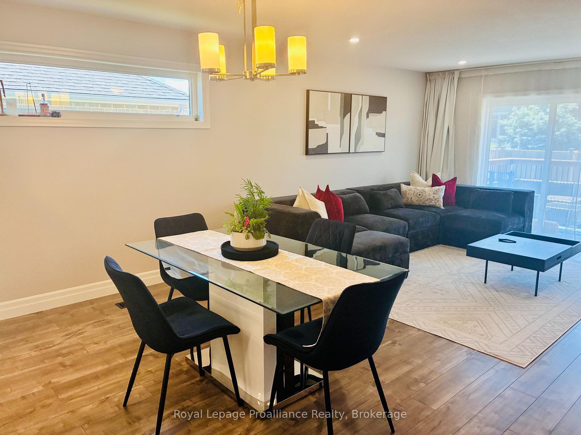 48 Mercedes Drive photo 8