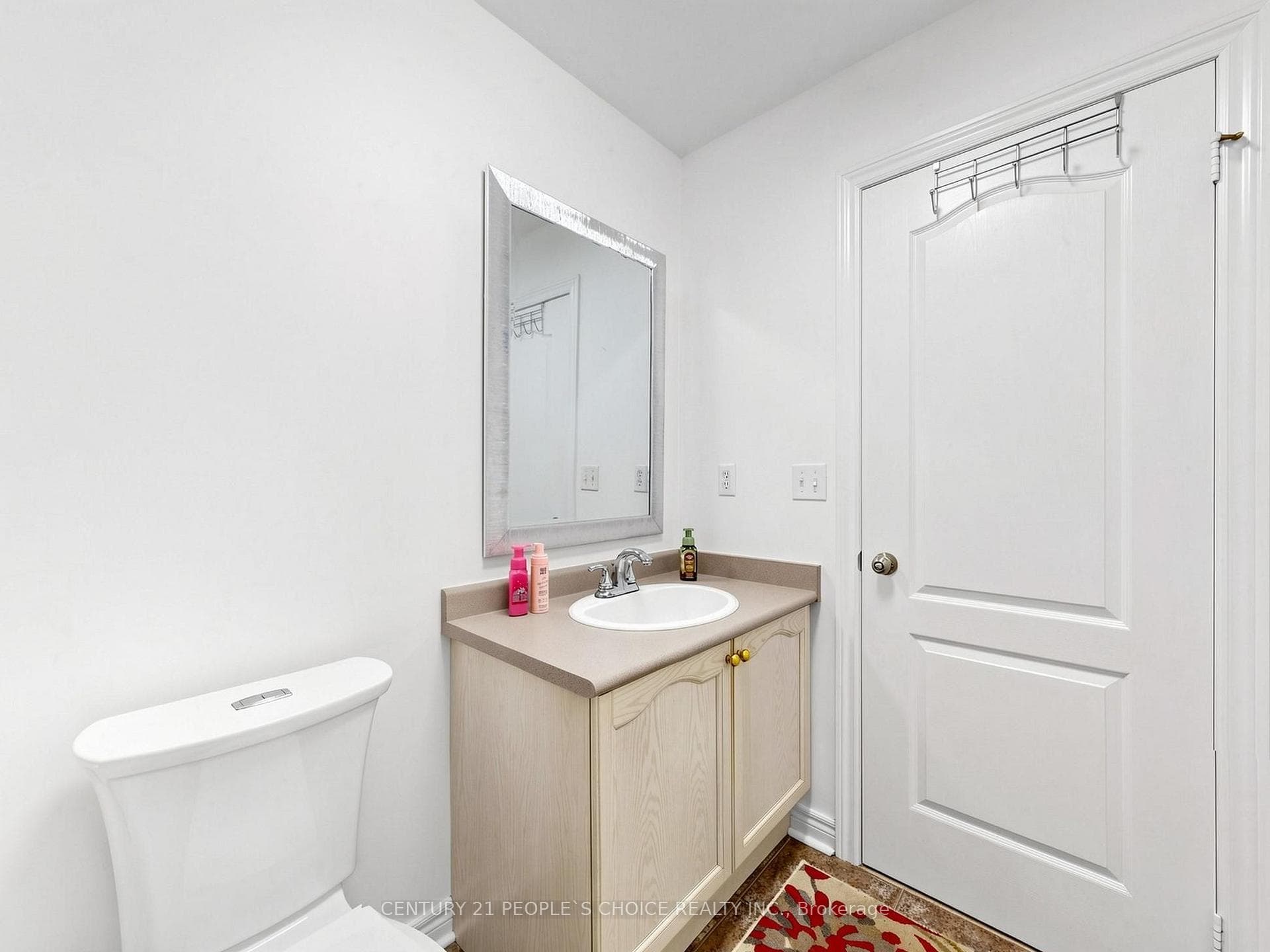 828 Khan Crescent photo 41