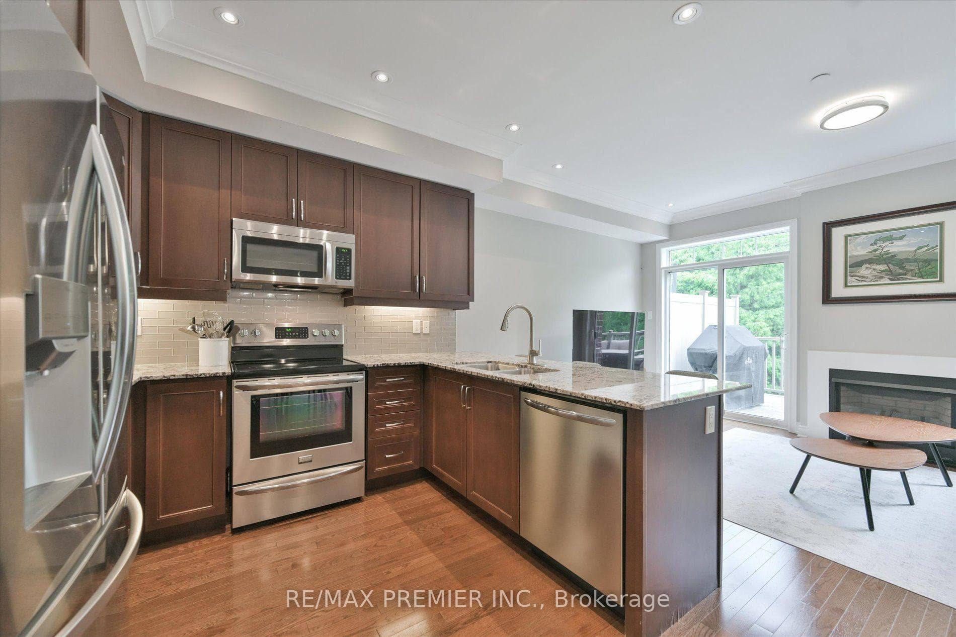 1331 Major Mackenzie Drive Unit 114 photo 7