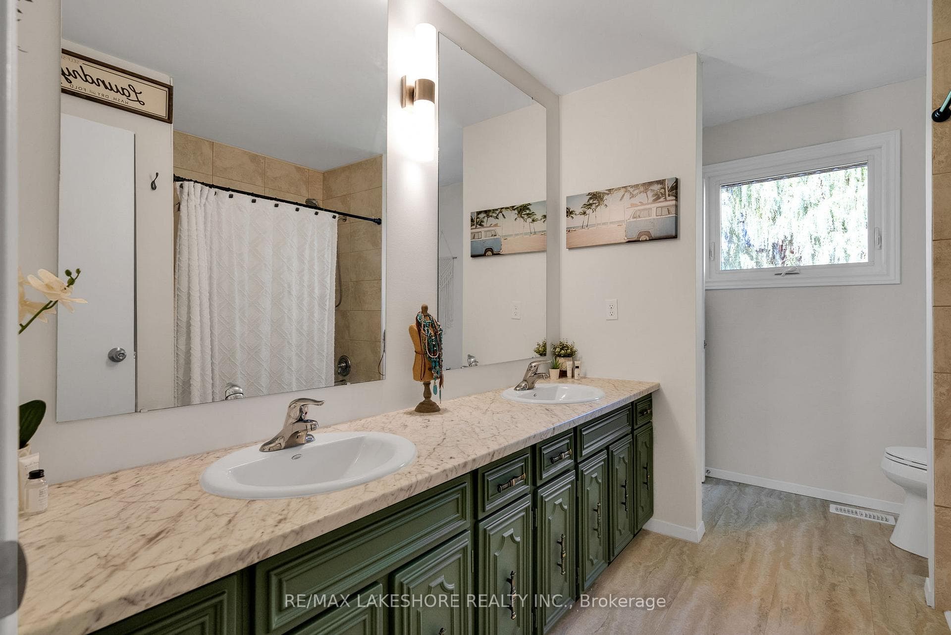 2555 TELEVISION Road photo 13