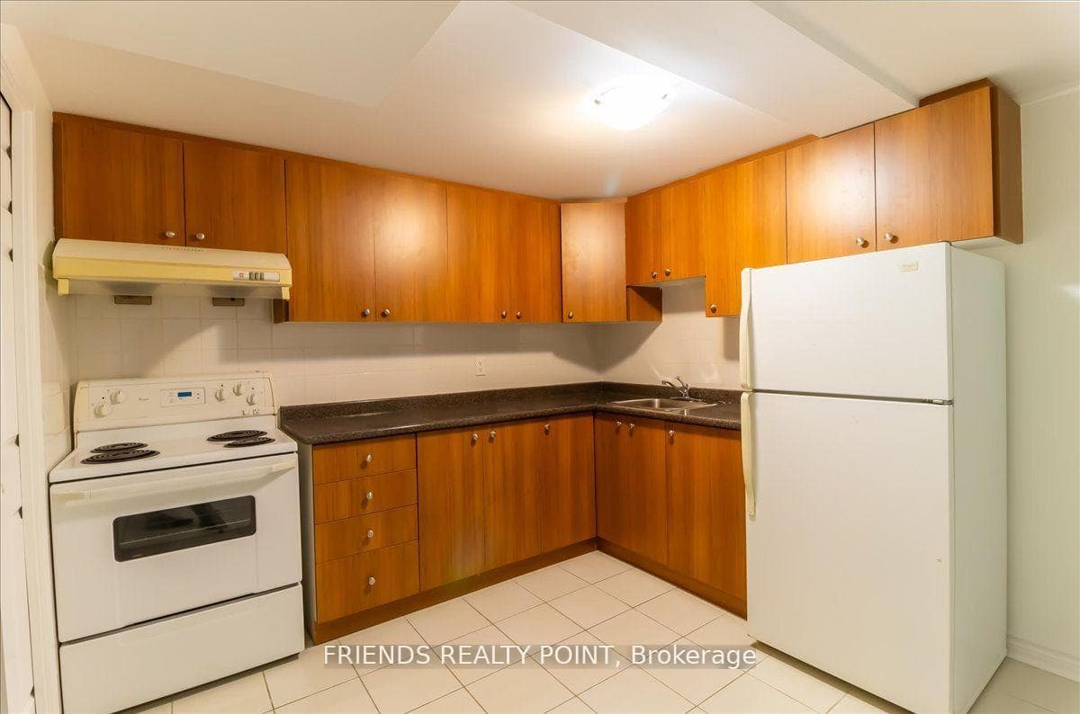1075 Ellesmere Road Unit 5 photo 36