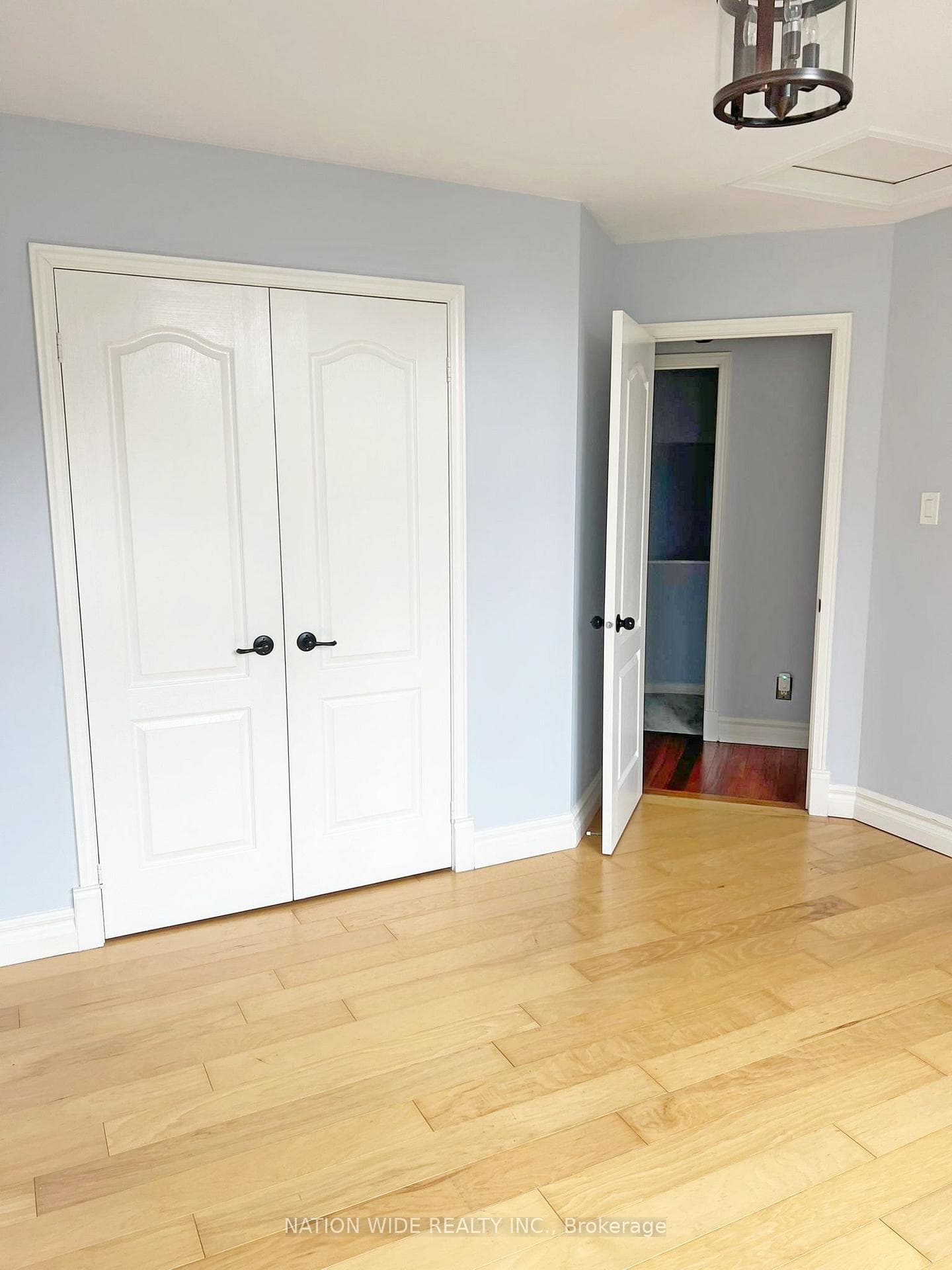 507 Dunlop Street photo 16