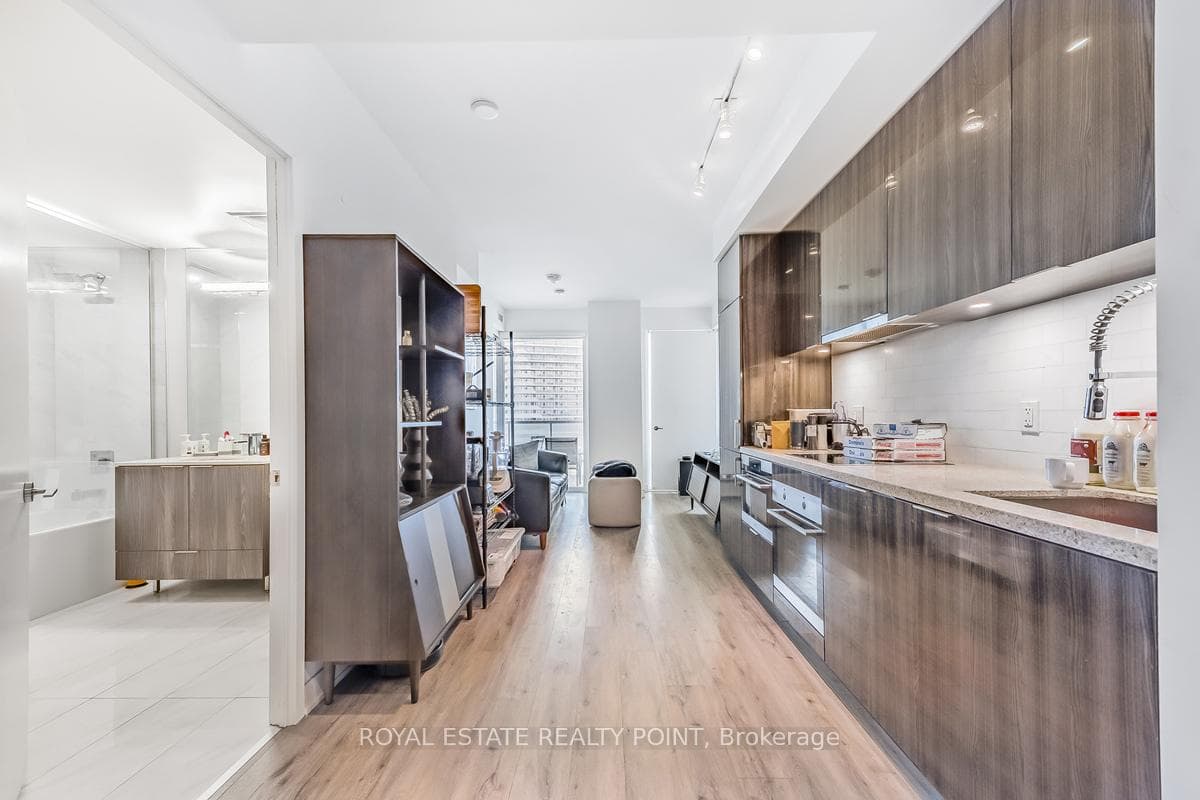15 Queens Quay Unit 2008 photo 3