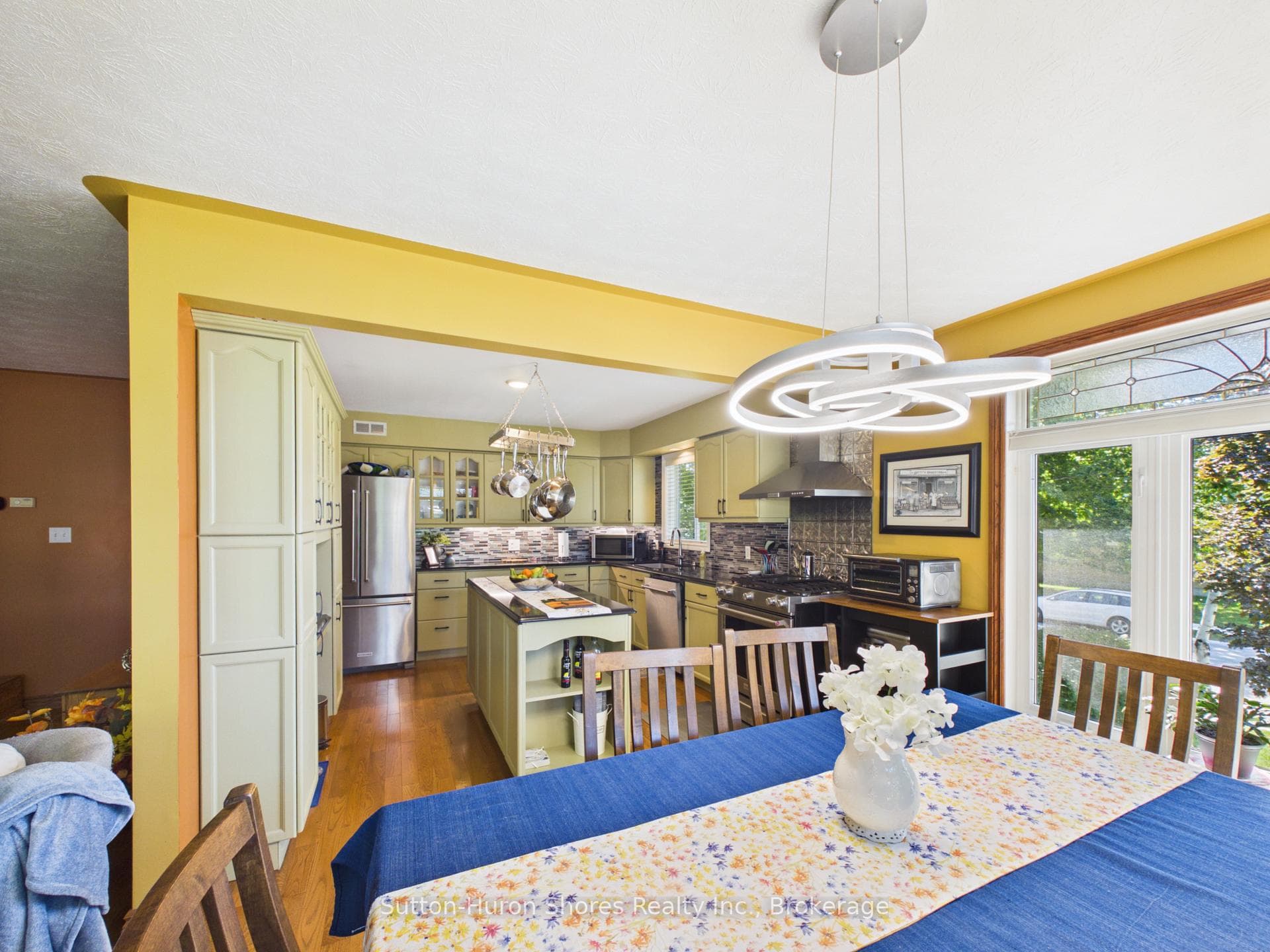762 Bradford Street photo 18