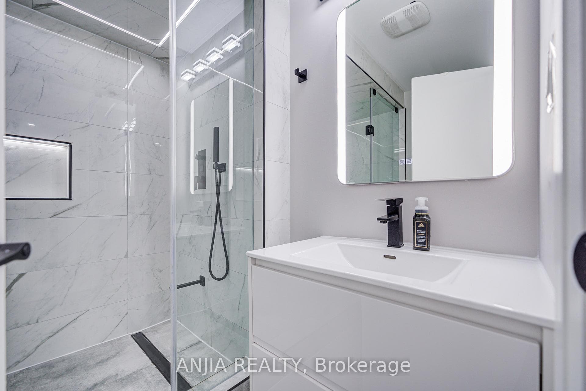 13 Maryterance Court photo 42