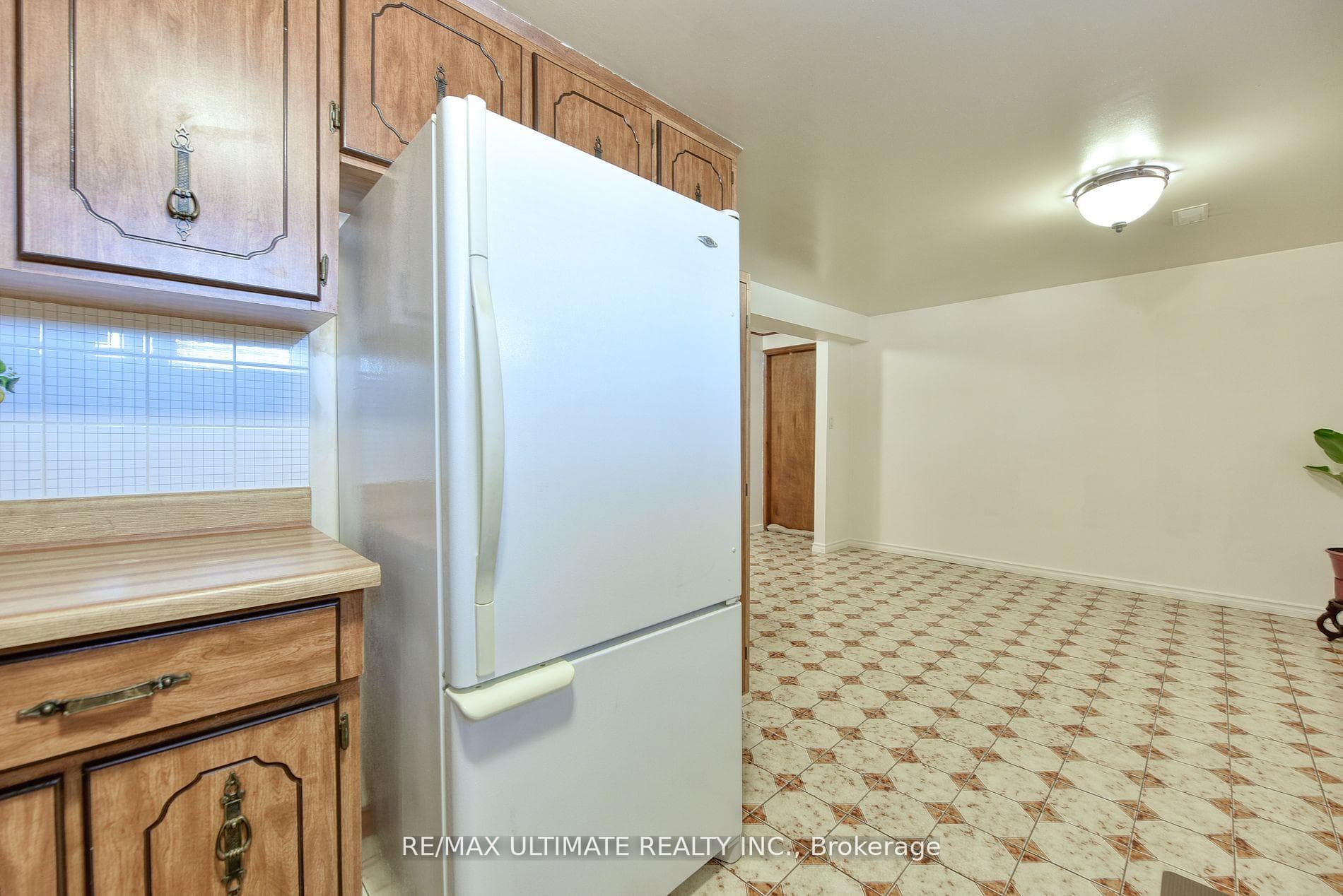 31 Whitburn Crescent Unit Bsmt photo 5